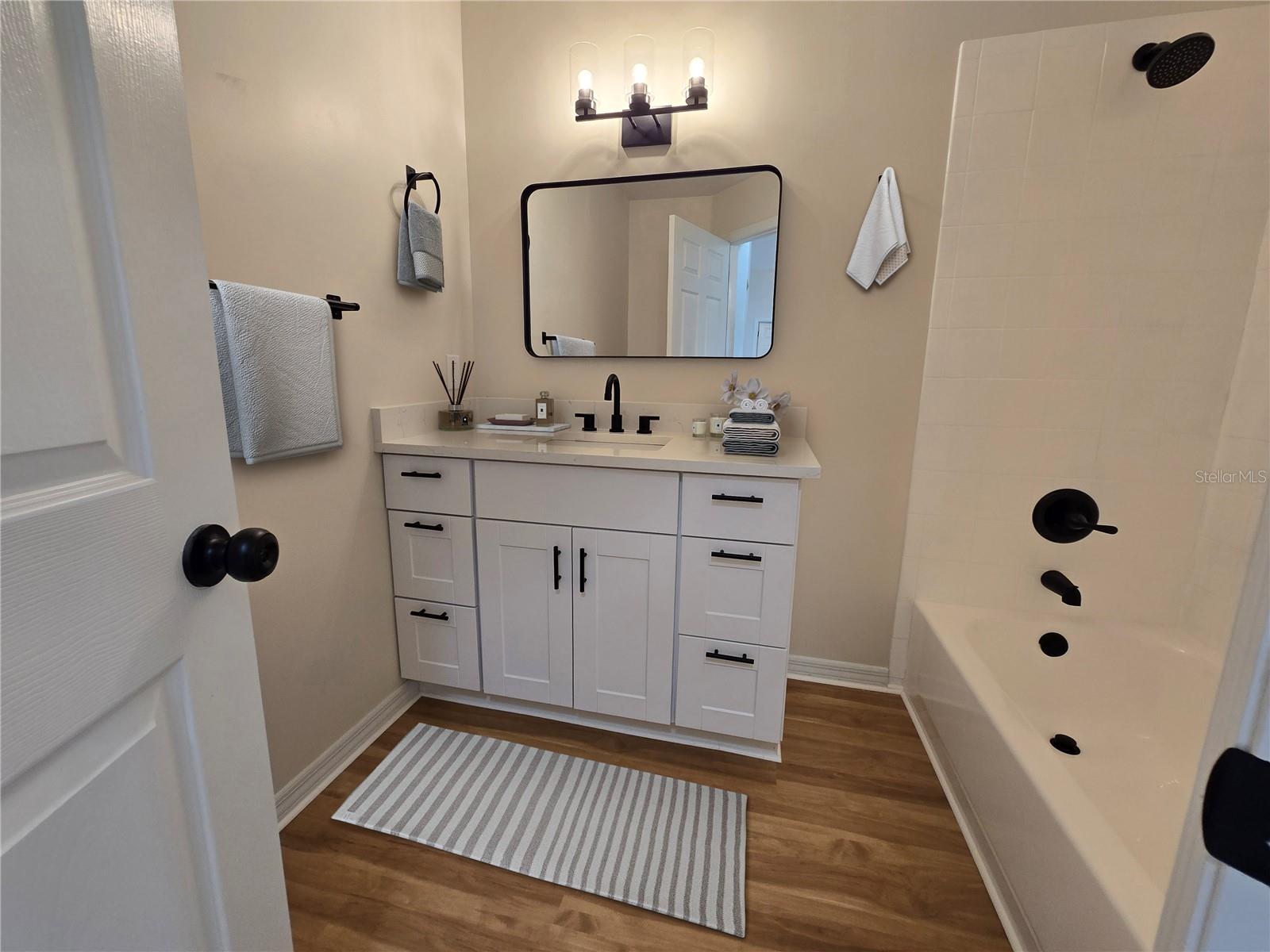 Image 18 of 32 For 6121 103rd Loop