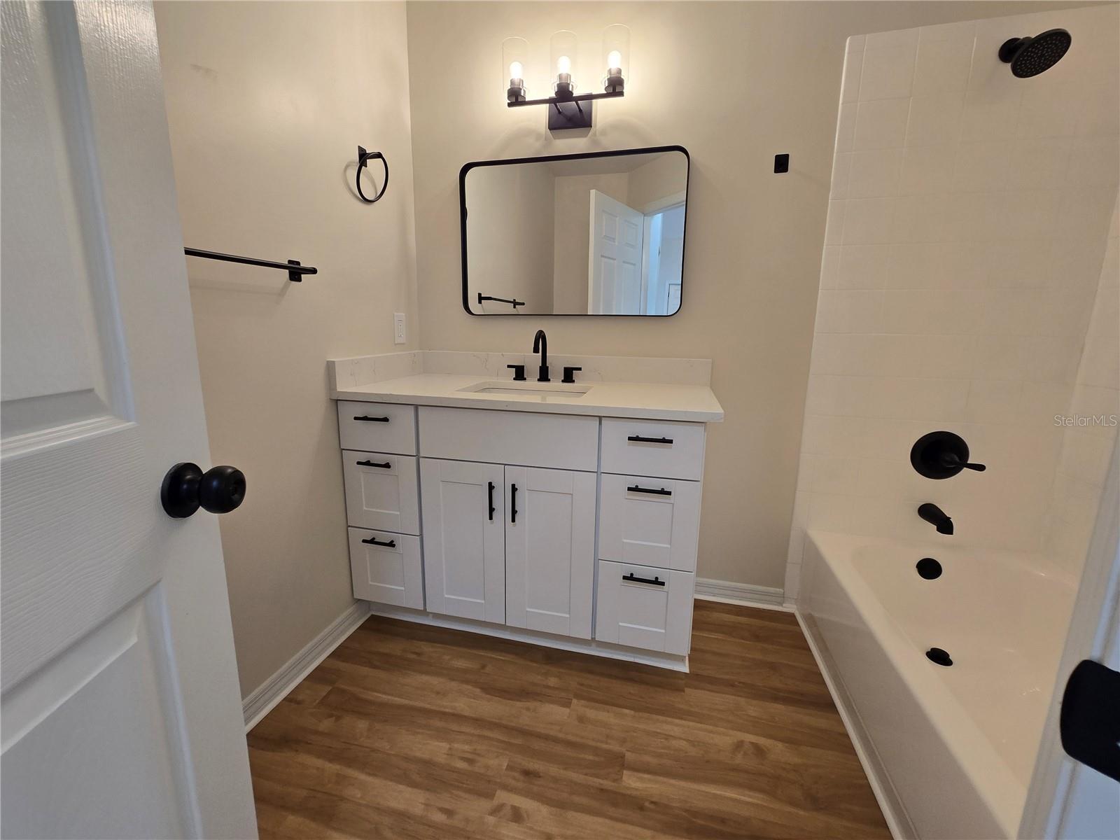 Image 19 of 32 For 6121 103rd Loop