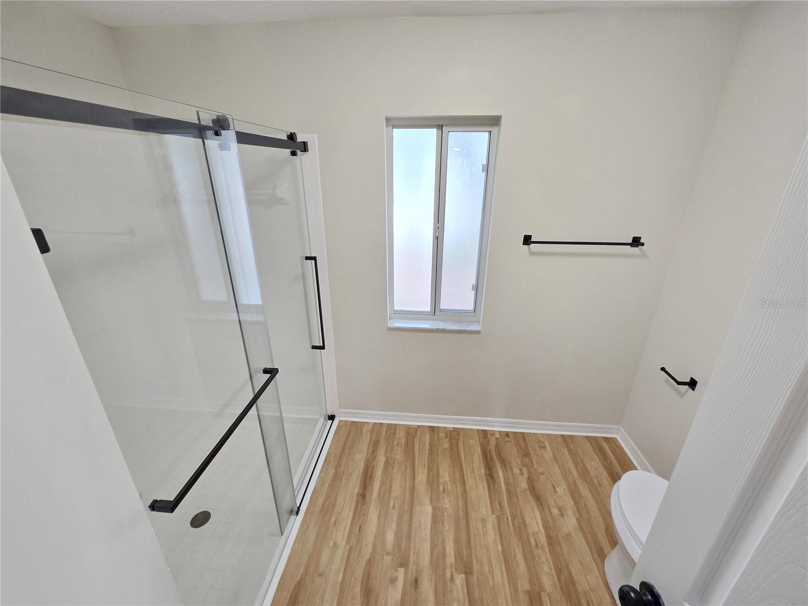 Image 29 of 32 For 6121 103rd Loop