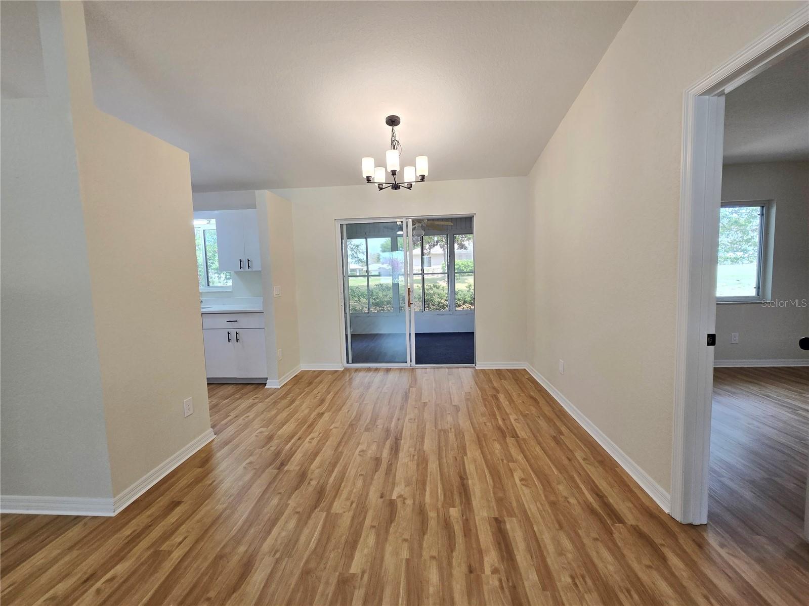 Image 9 of 32 For 6121 103rd Loop