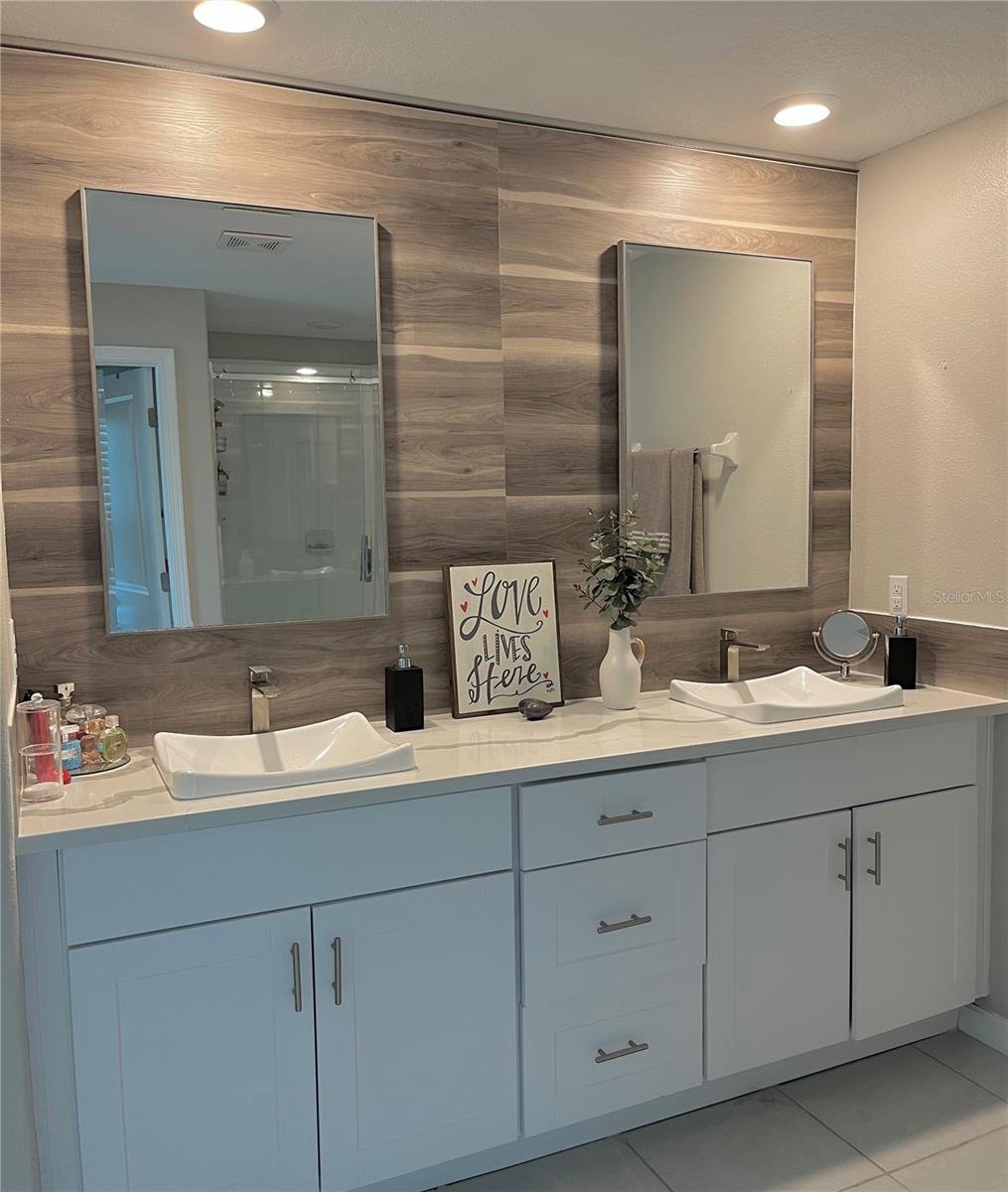 Image 43 of 70 For 5667 92nd Place