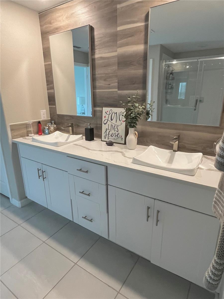 Image 44 of 70 For 5667 92nd Place