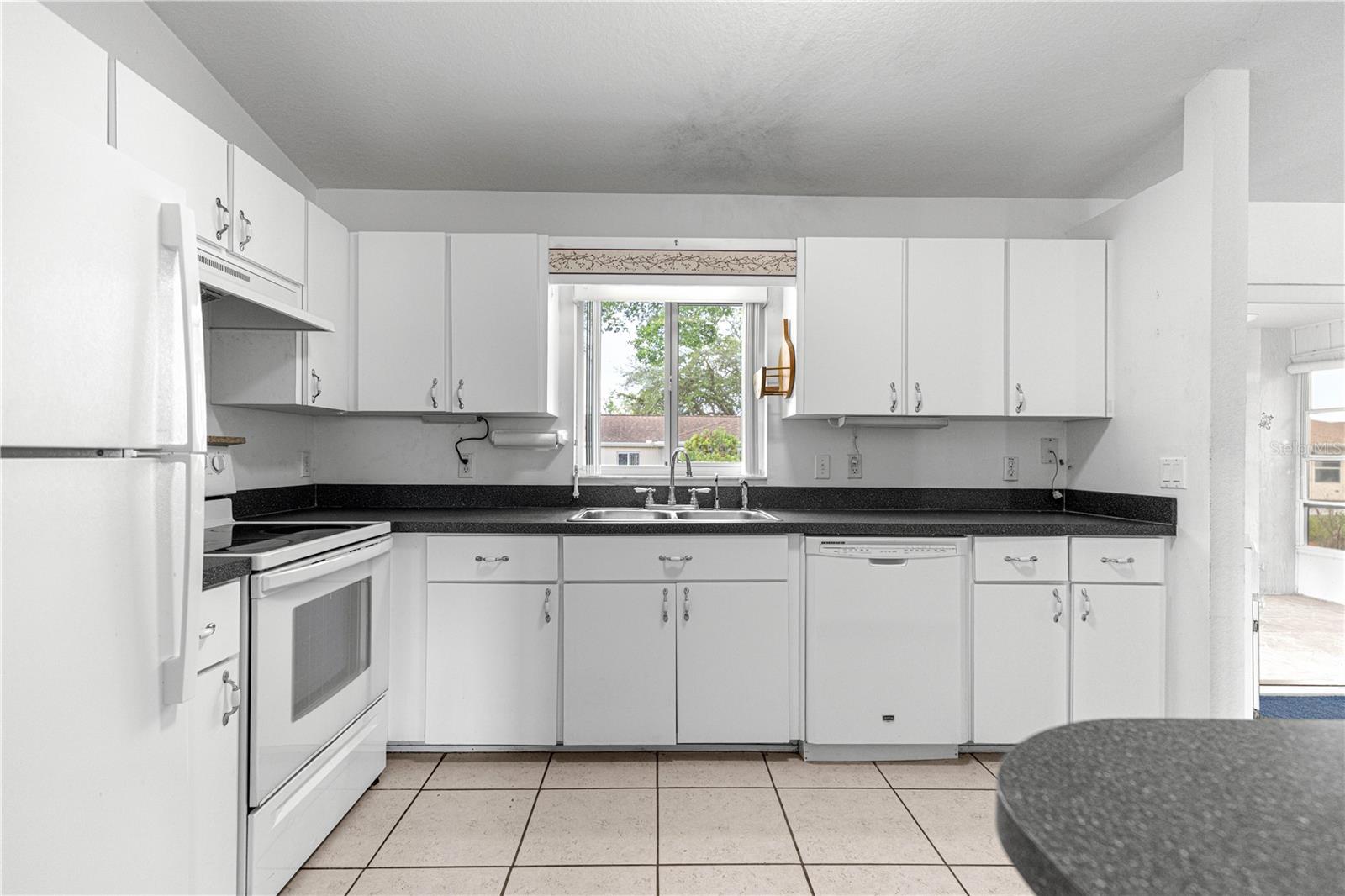 Image 22 of 52 For 9840 63 Court