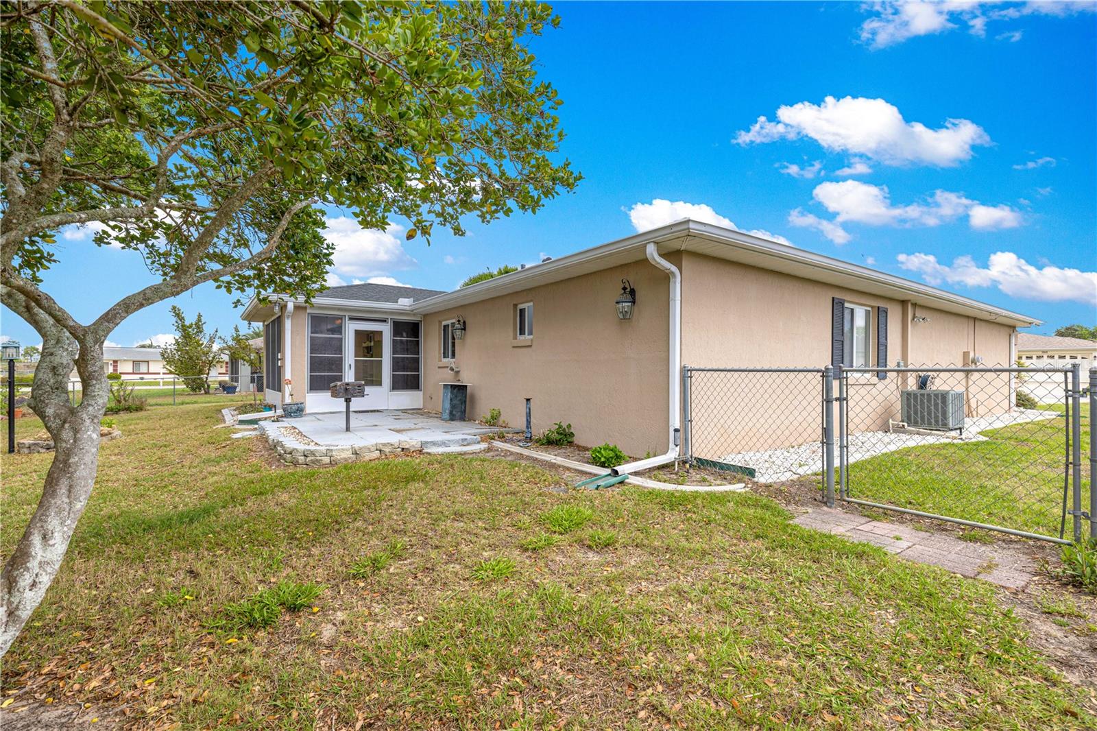 Image 33 of 52 For 9840 63 Court