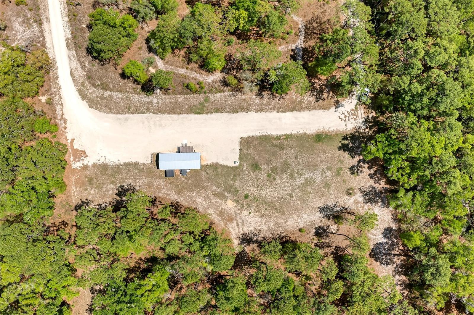 Listing photo id 21 for 7576 Heller Avenue