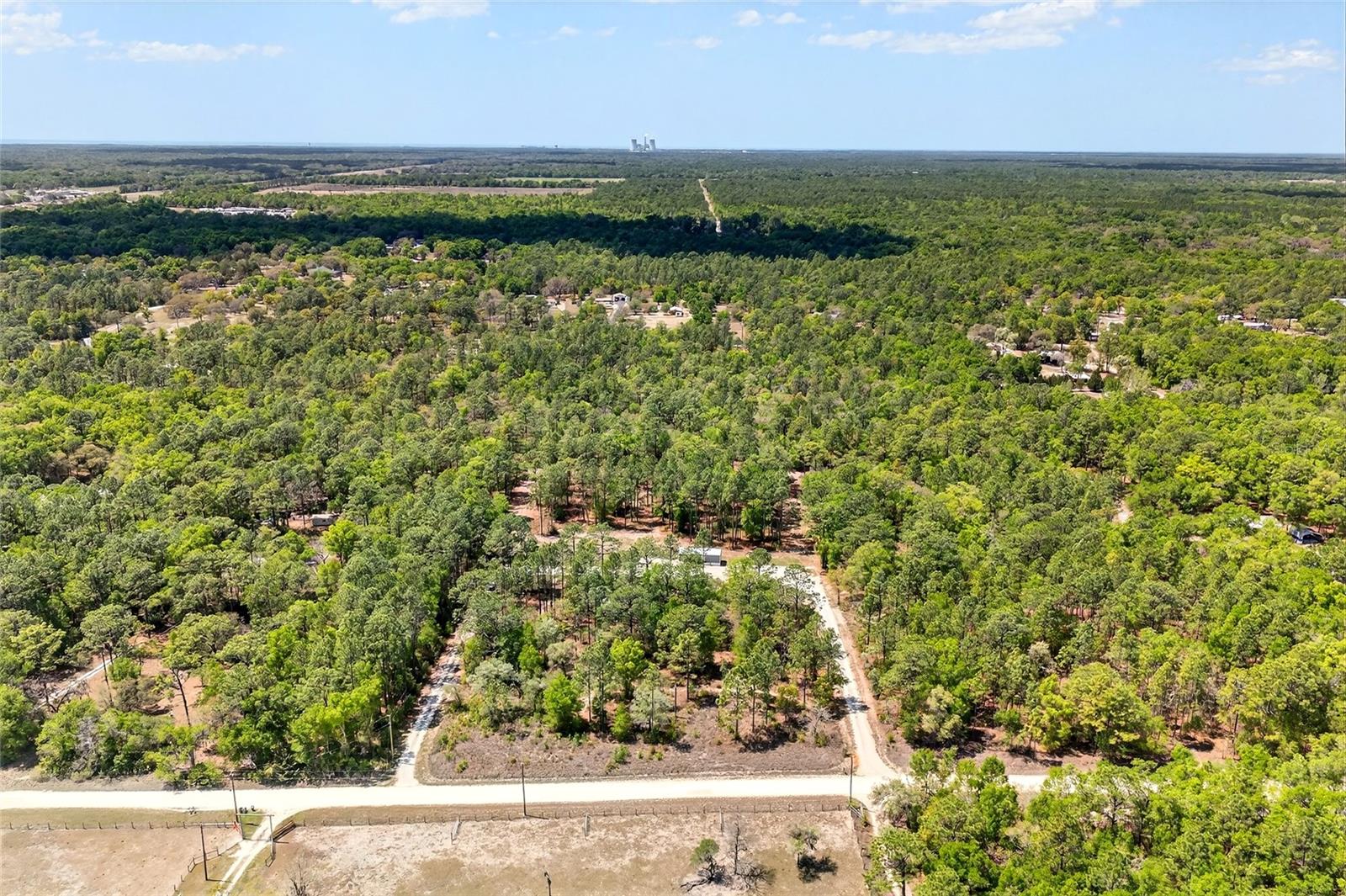 Listing photo id 23 for 7576 Heller Avenue