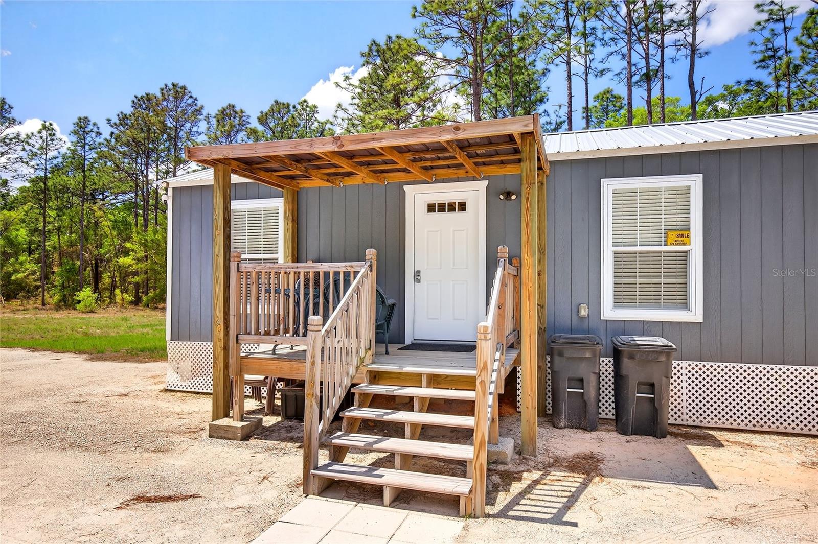 Listing photo id 2 for 7576 Heller Avenue