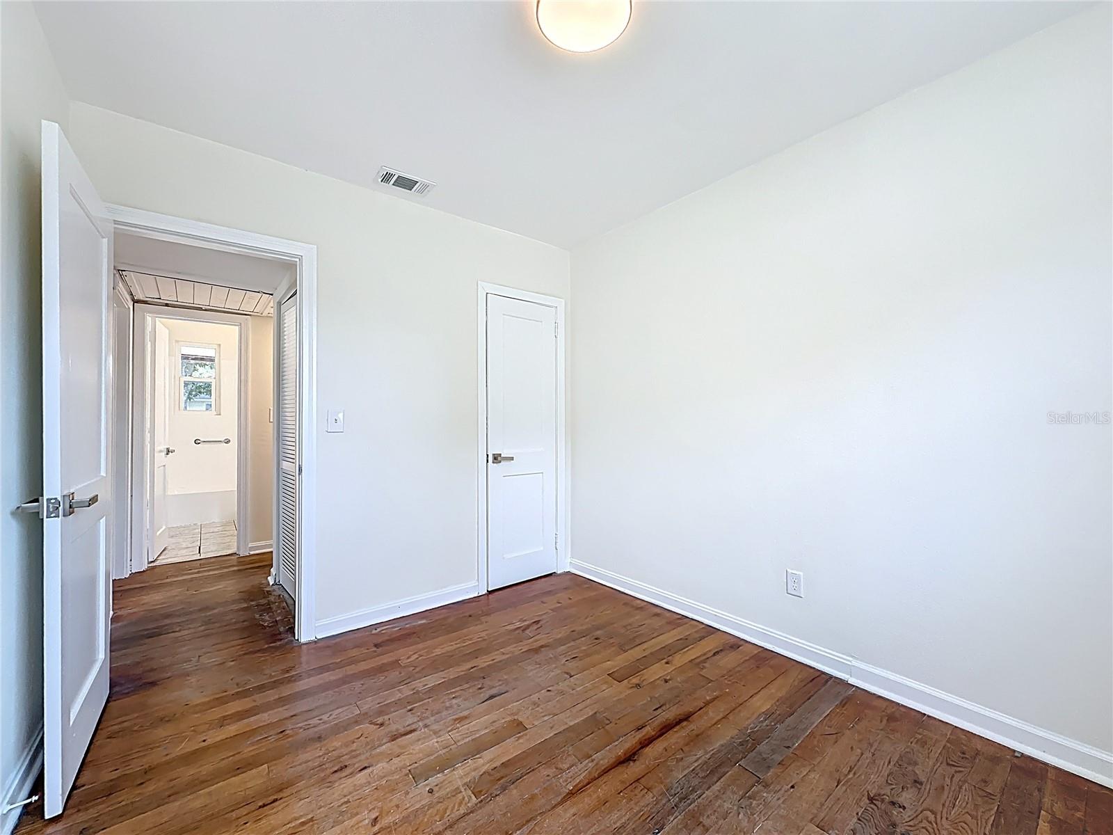 Image 21 of 41 For 3347 Sylvia Street