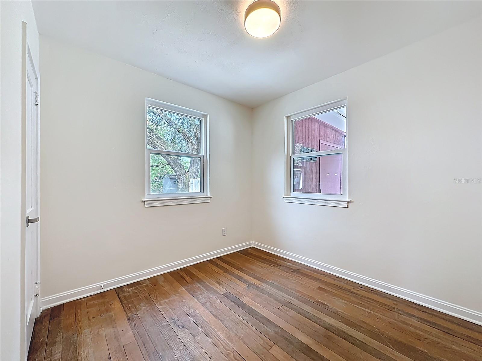 Image 23 of 41 For 3347 Sylvia Street