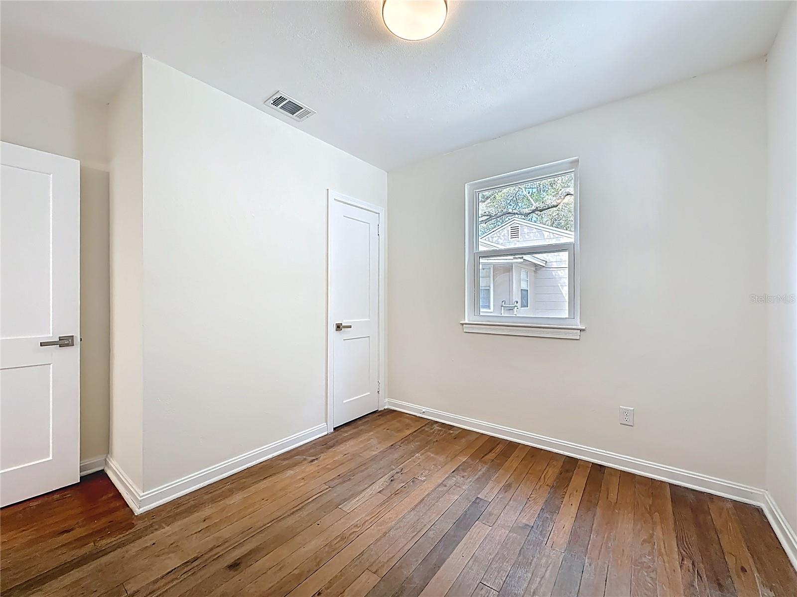 Image 24 of 41 For 3347 Sylvia Street