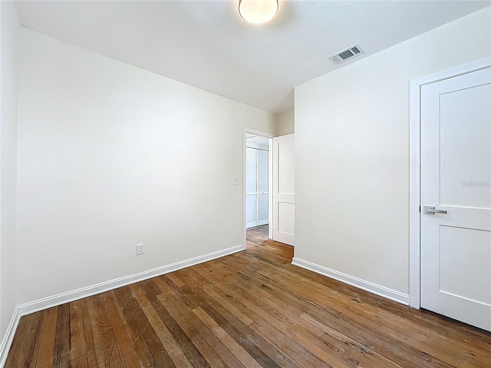 Image 25 of 41 For 3347 Sylvia Street