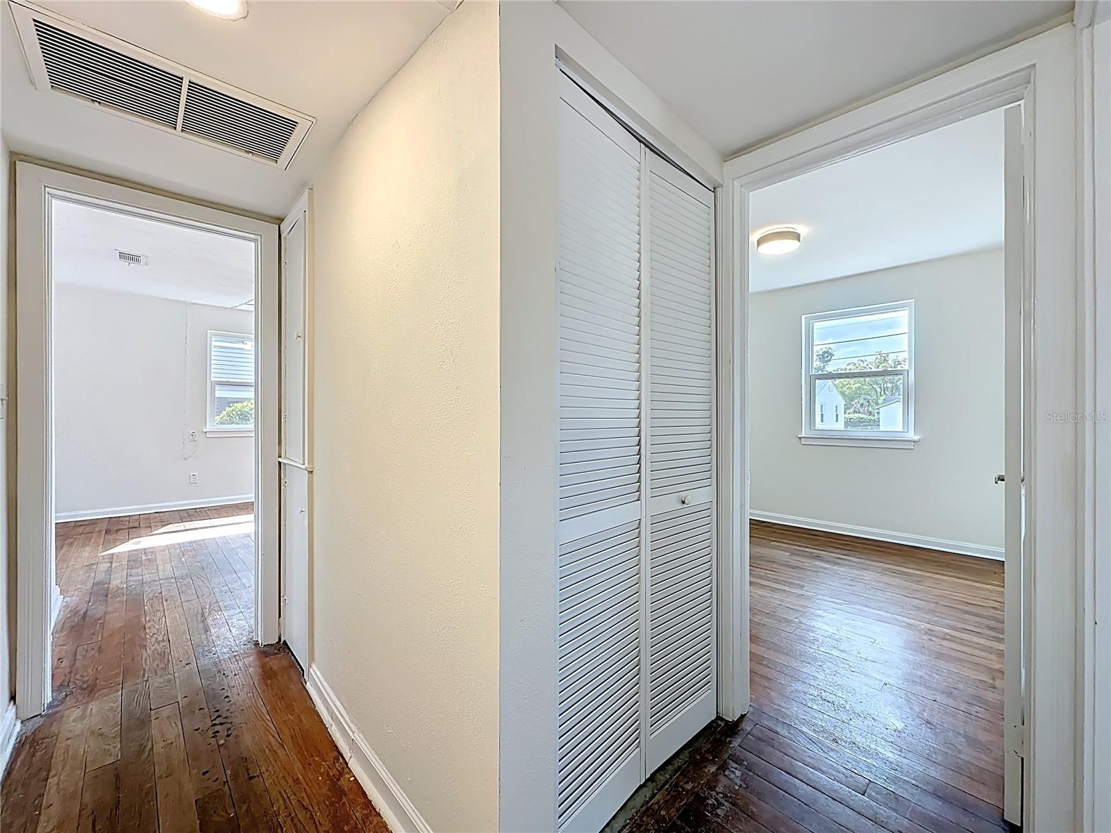 Image 31 of 41 For 3347 Sylvia Street