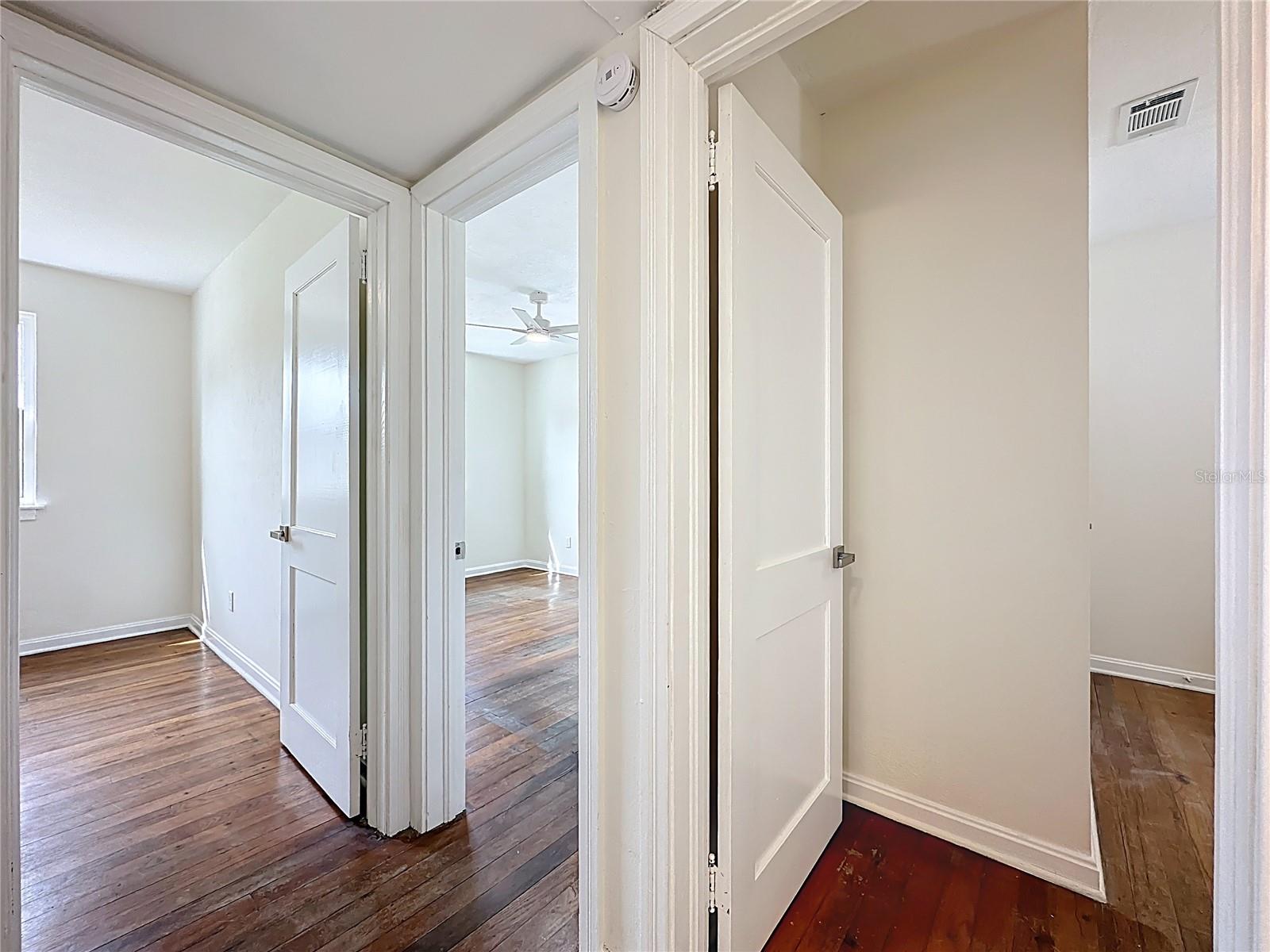 Image 32 of 41 For 3347 Sylvia Street