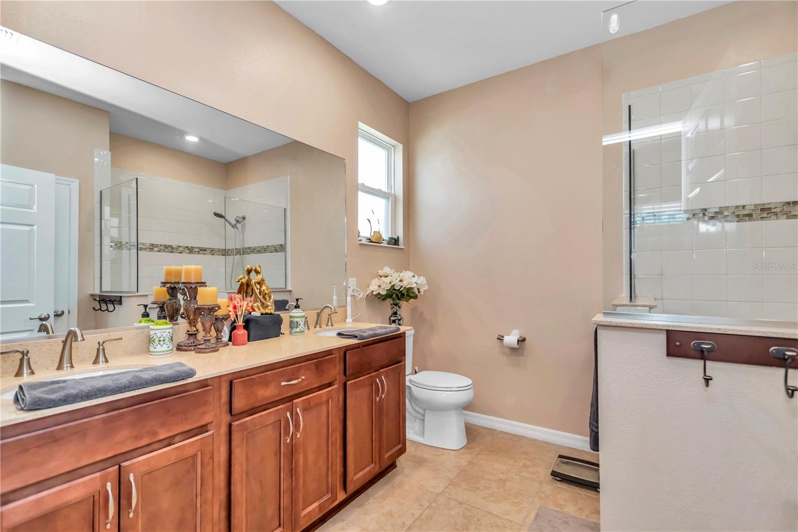 Image 23 of 36 For 10019 96th Street