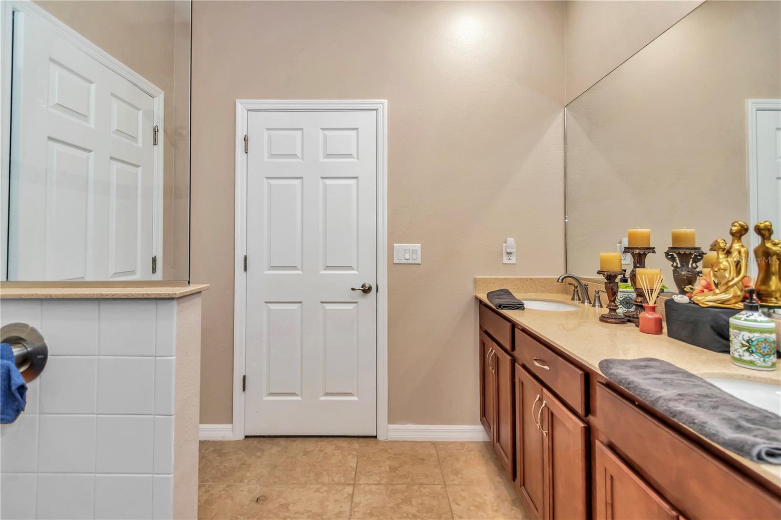 Image 25 of 36 For 10019 96th Street