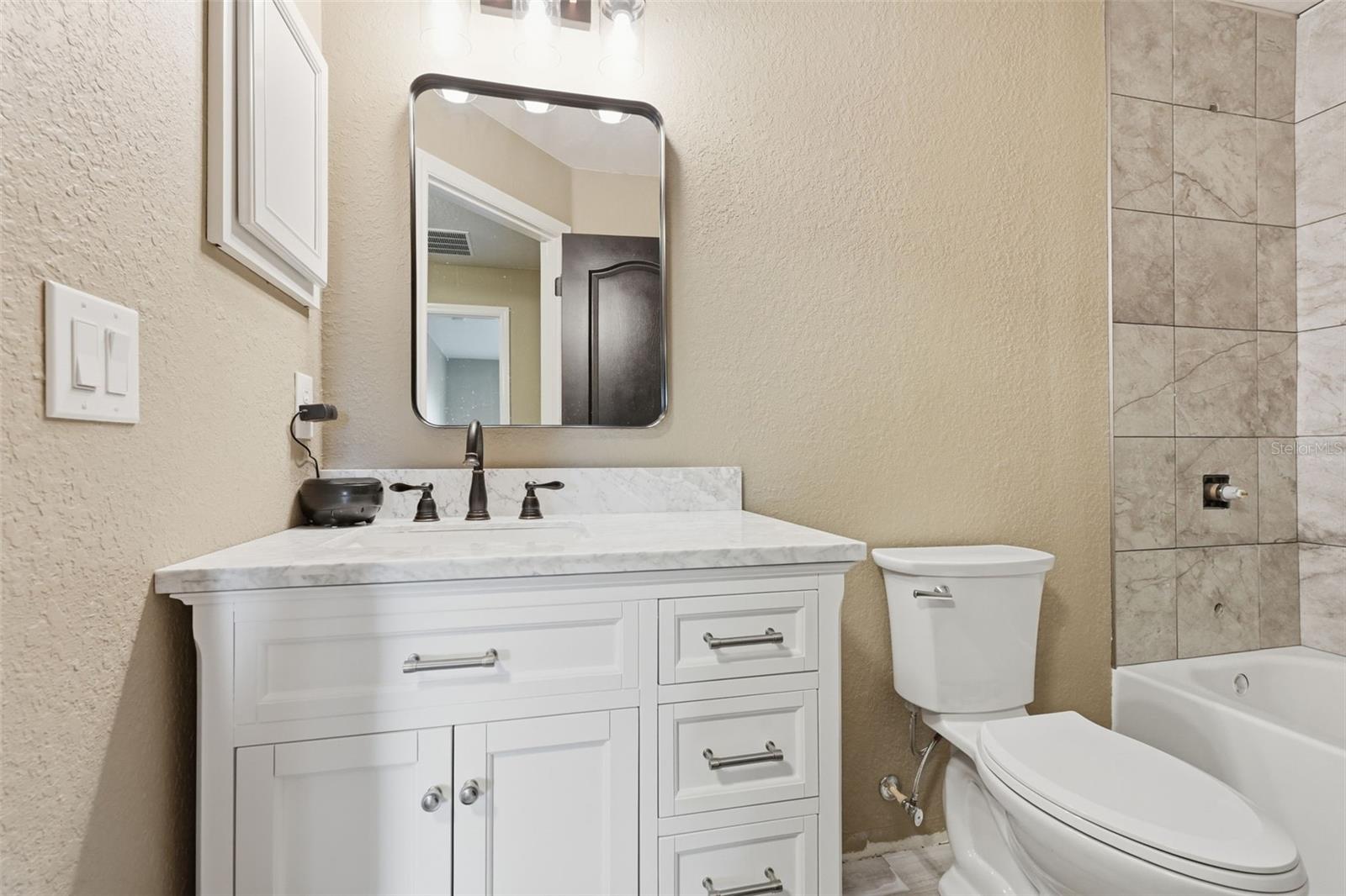 Image 14 of 63 For 42 Sunrise Drive