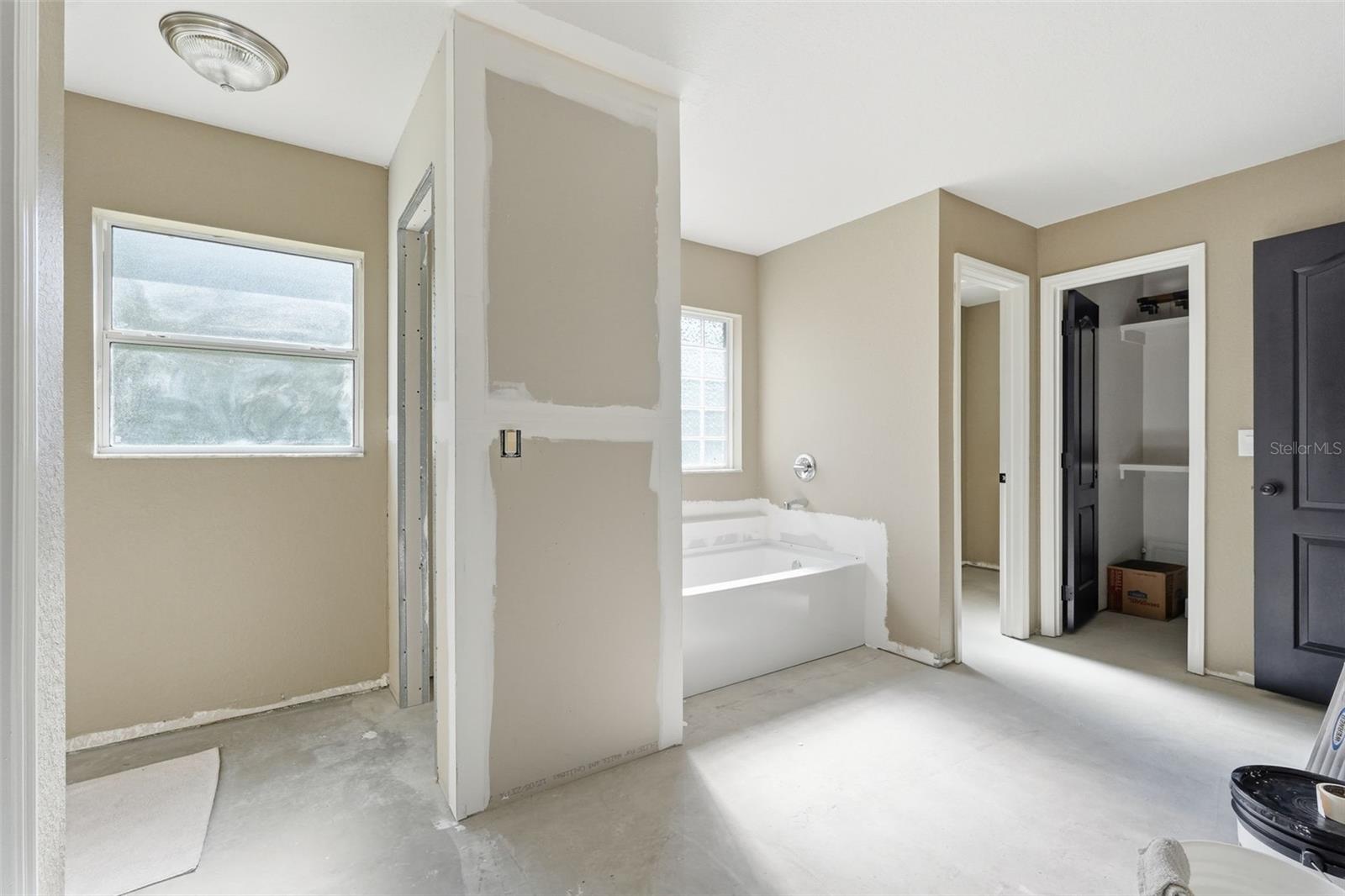 Image 23 of 63 For 42 Sunrise Drive