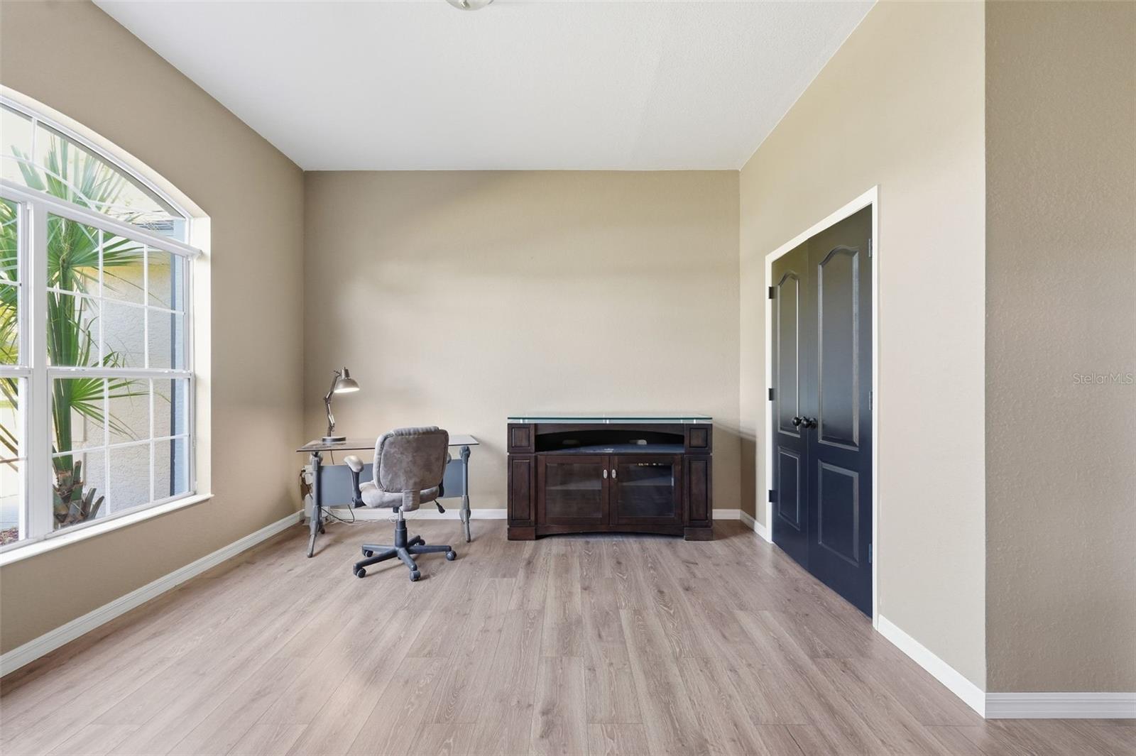 Image 30 of 63 For 42 Sunrise Drive