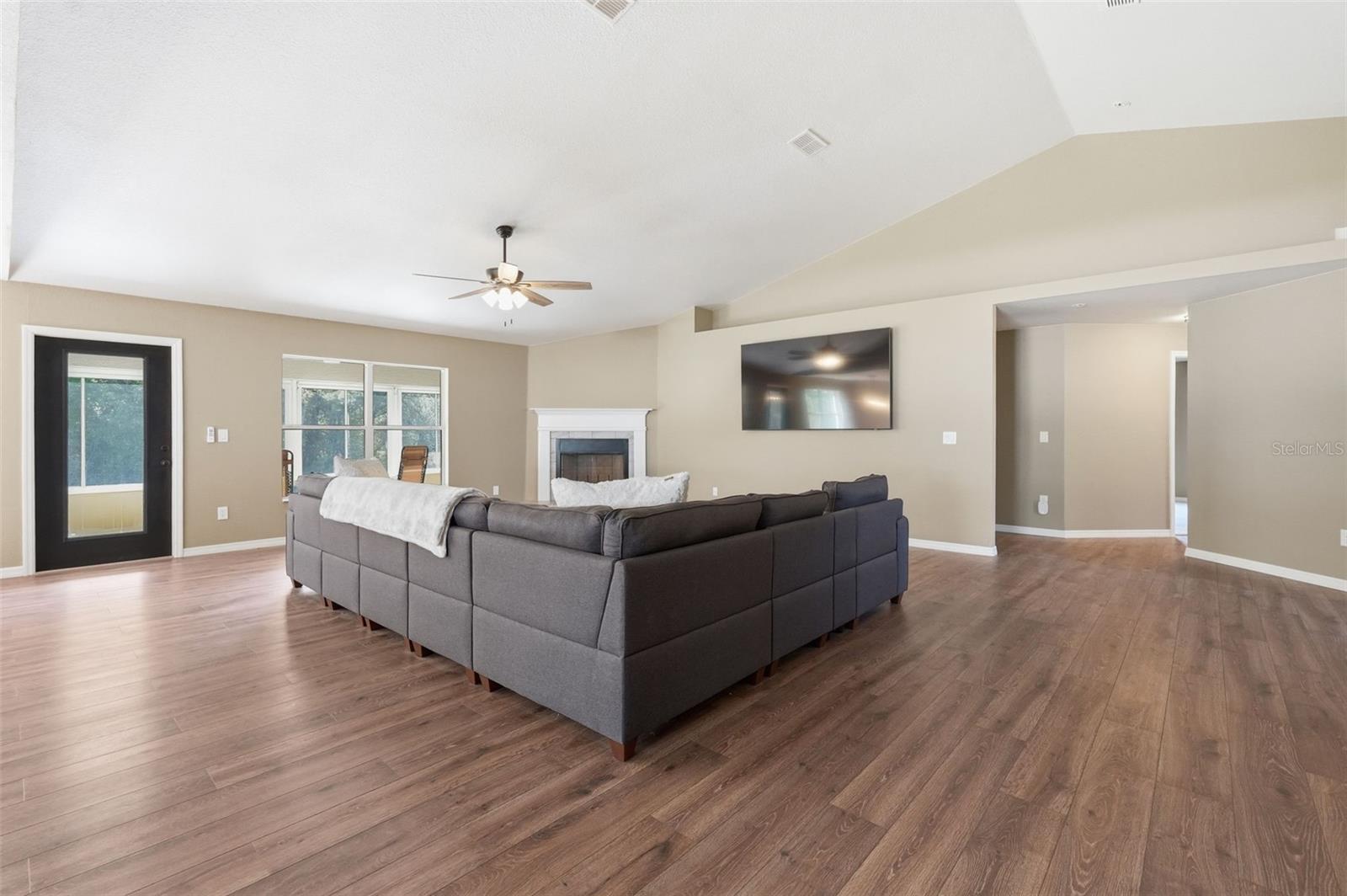 Image 34 of 63 For 42 Sunrise Drive