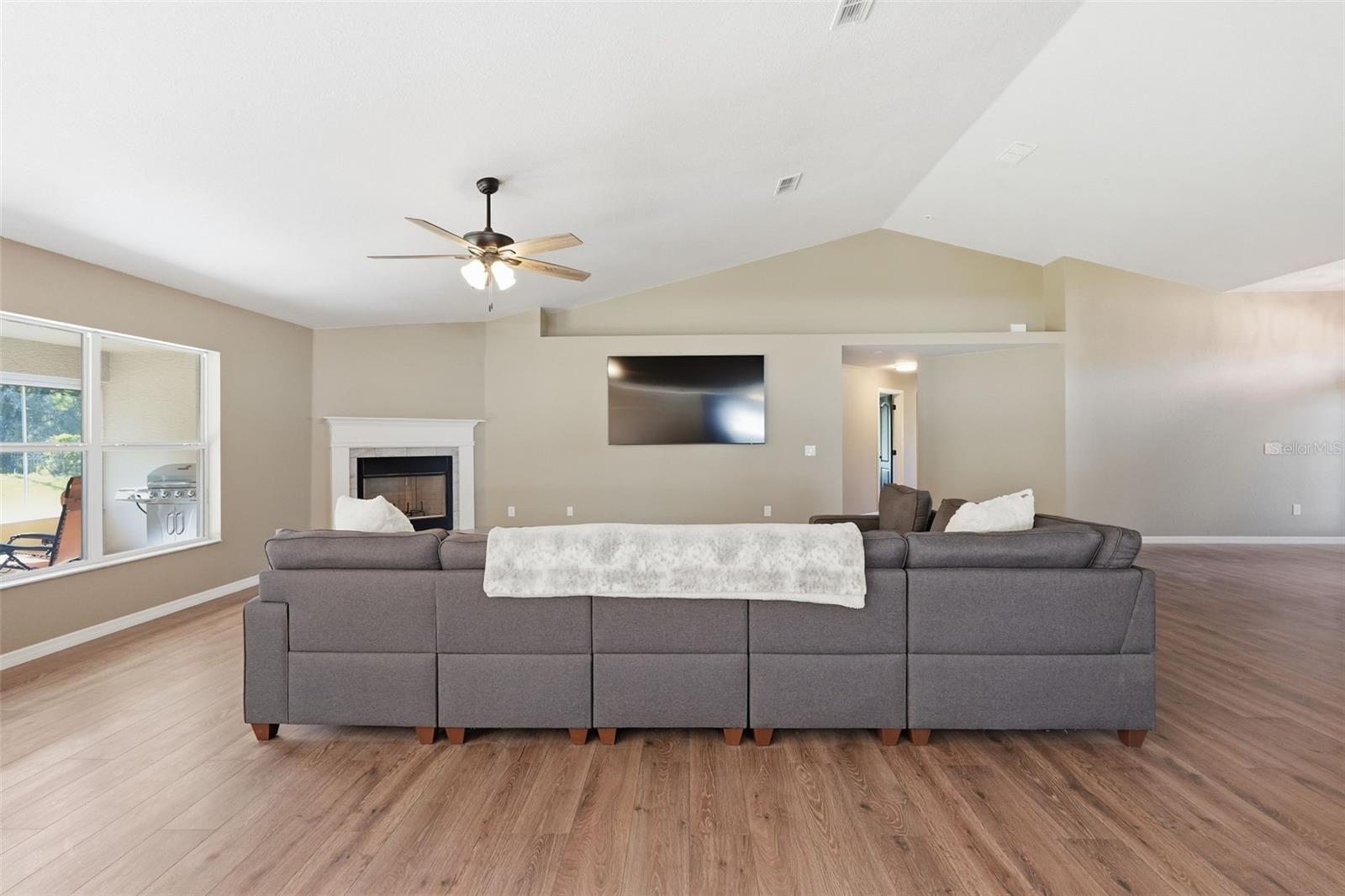 Image 35 of 63 For 42 Sunrise Drive