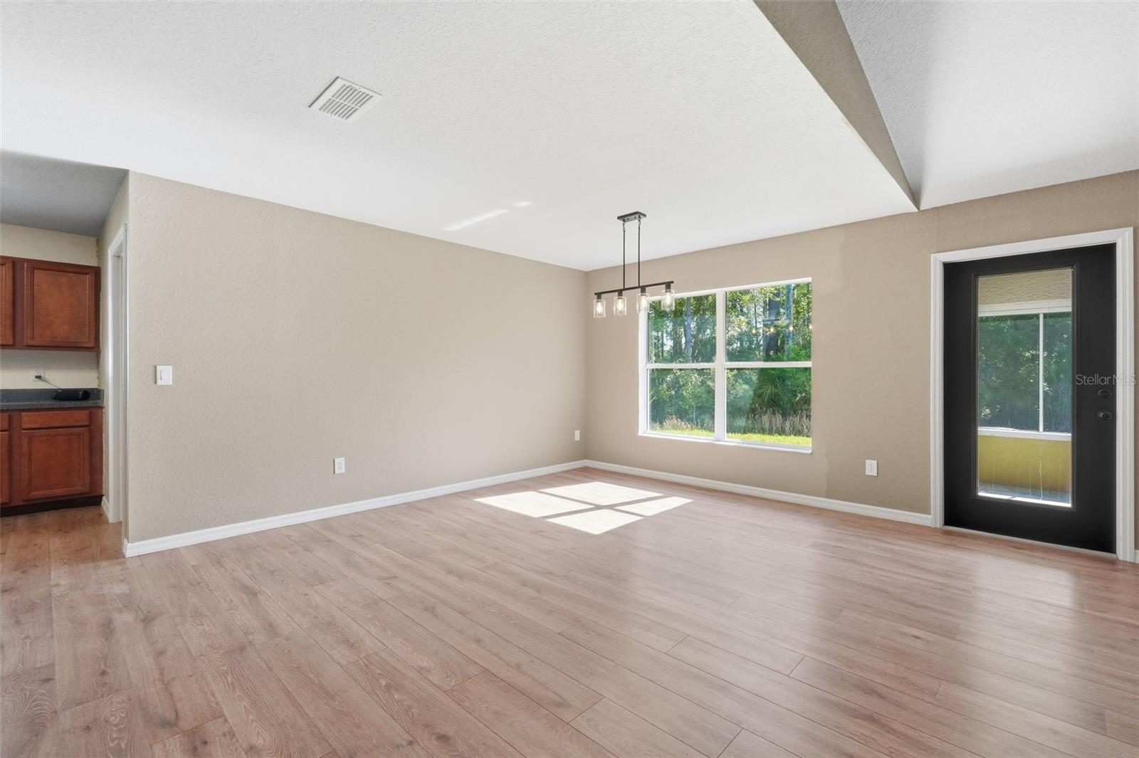 Image 37 of 63 For 42 Sunrise Drive