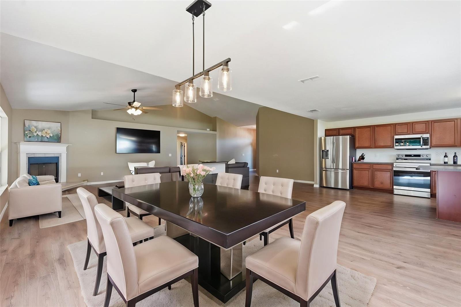 Image 42 of 63 For 42 Sunrise Drive