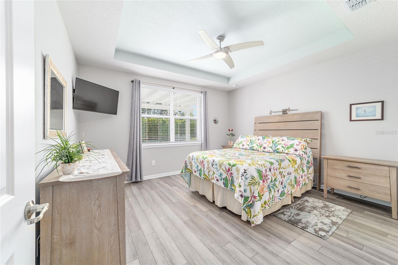 Image 16 of 57 For 5886 93rd Circle