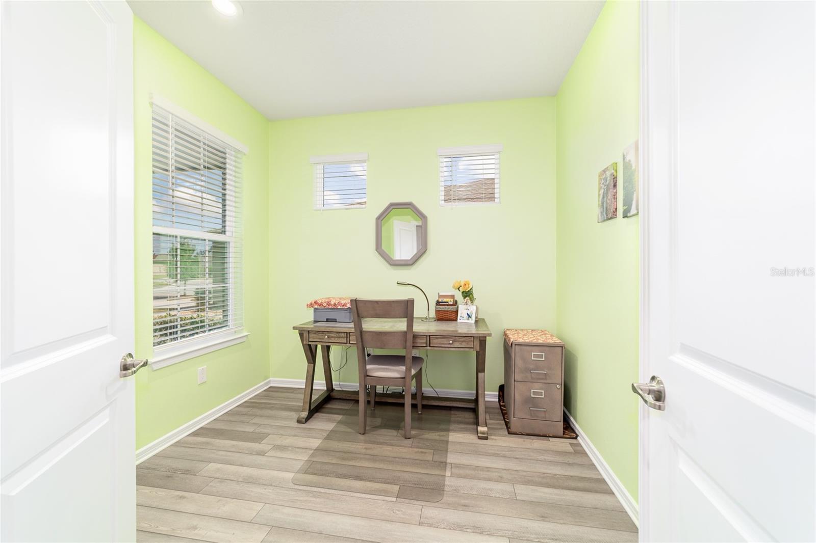 Image 23 of 57 For 5886 93rd Circle