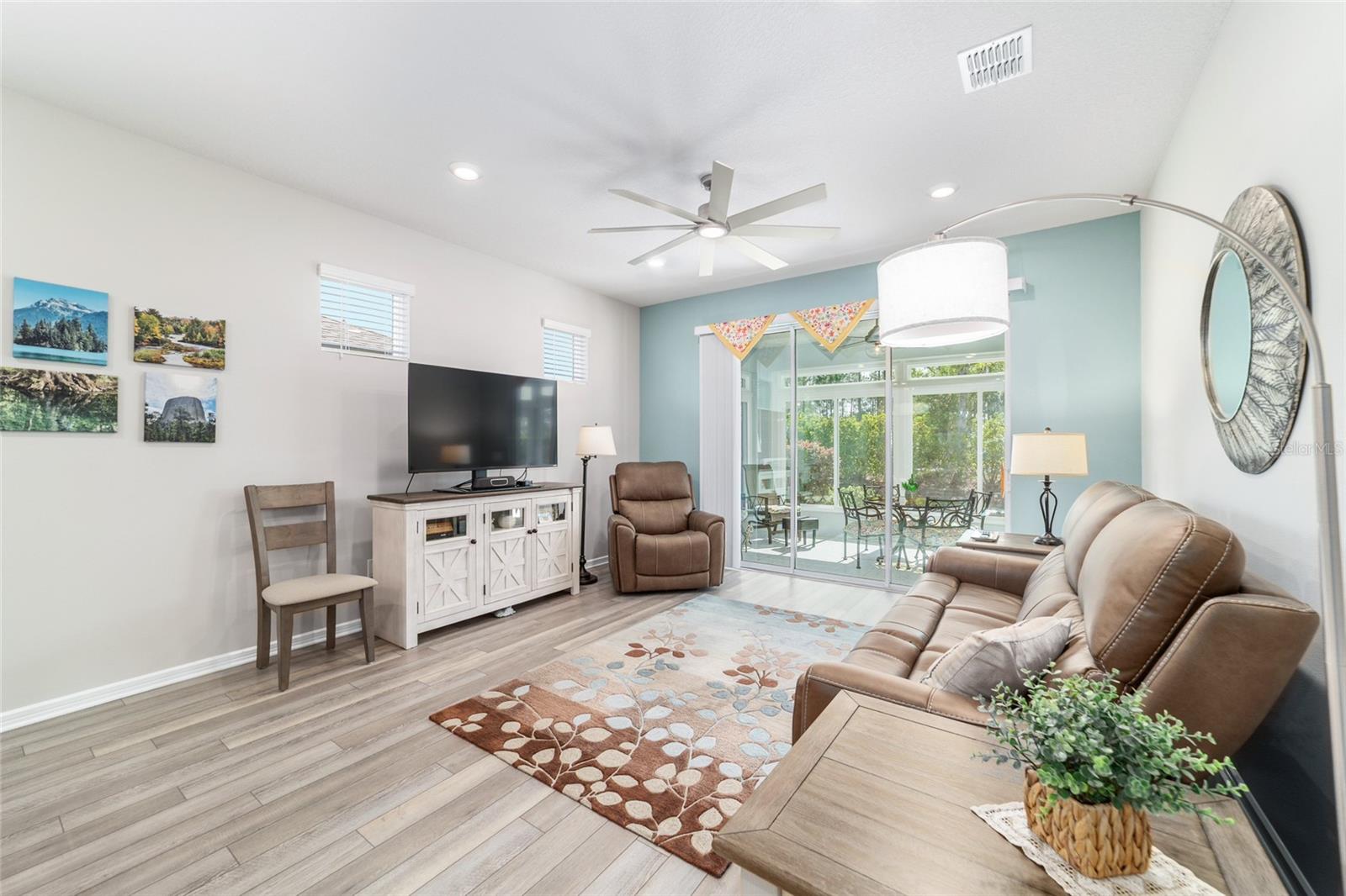 Image 7 of 57 For 5886 93rd Circle