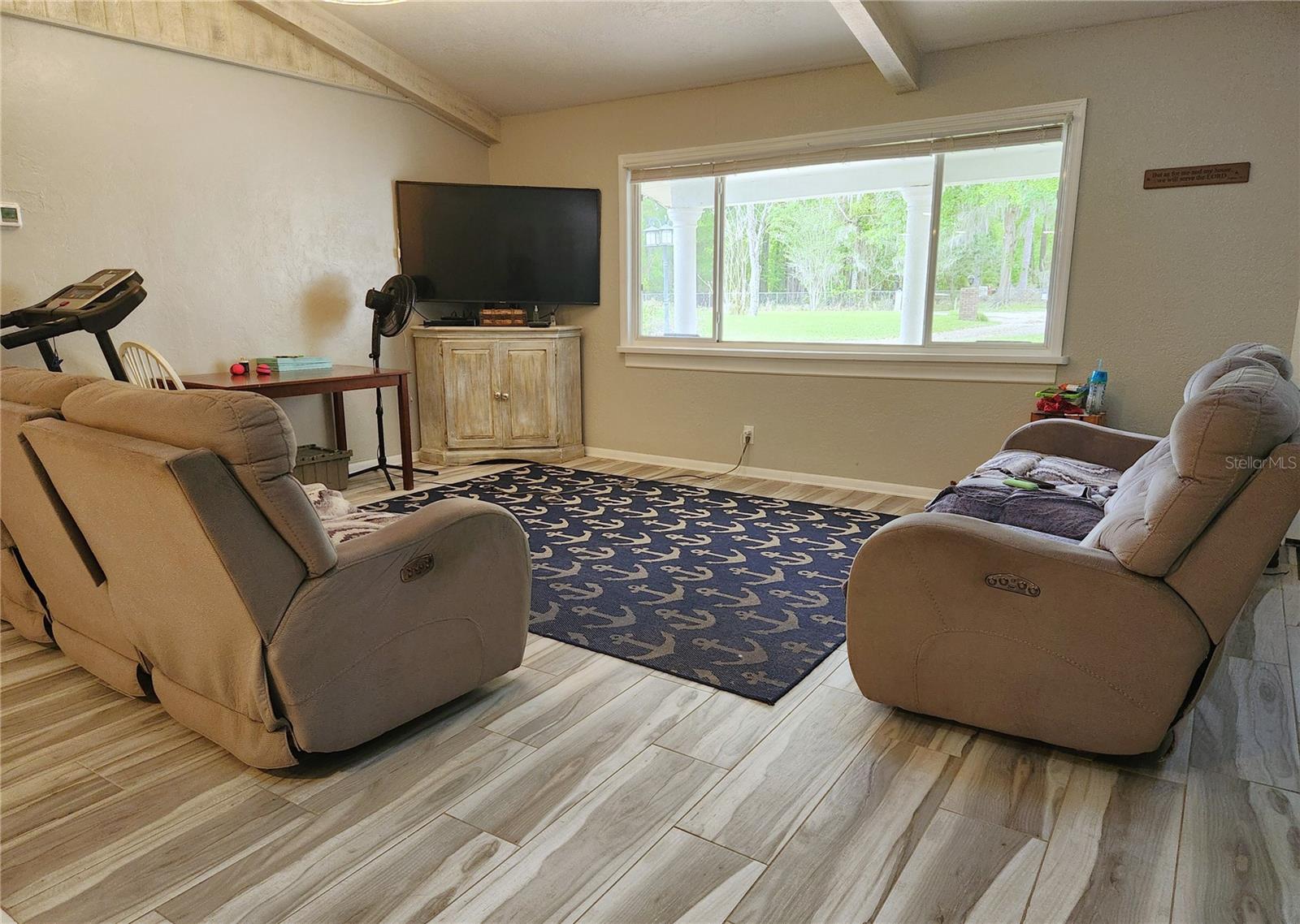 Image 11 of 40 For 22380 112th Terrace