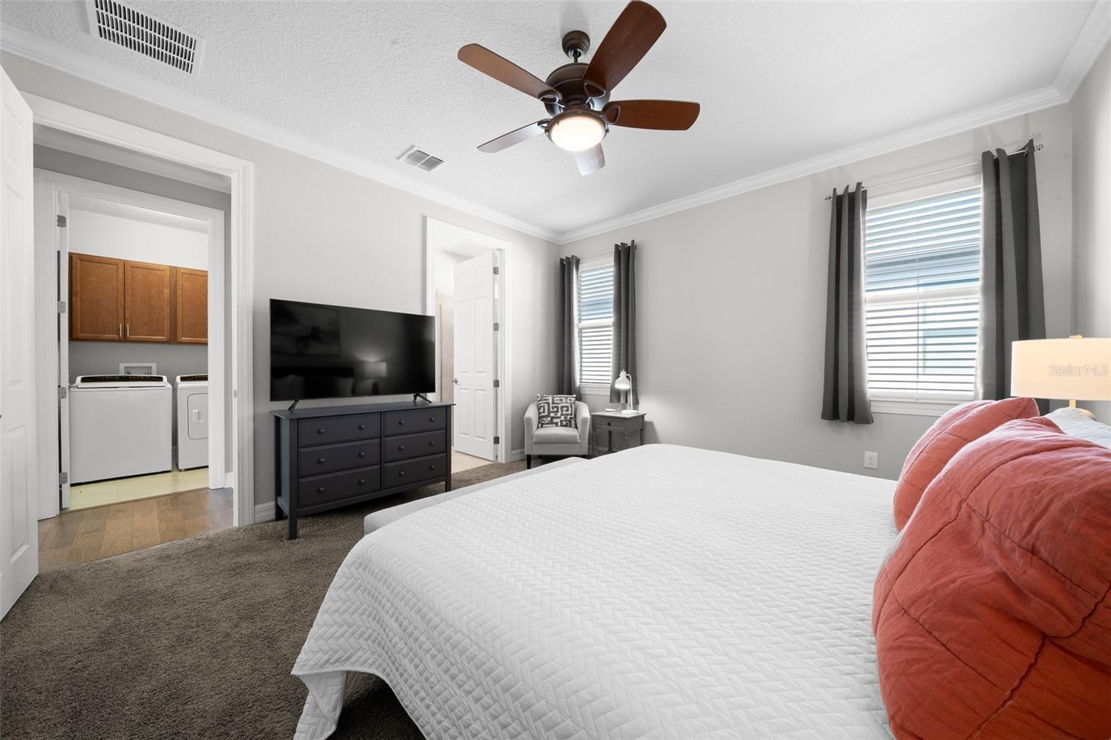 Image 22 of 57 For 9637 63rd Loop