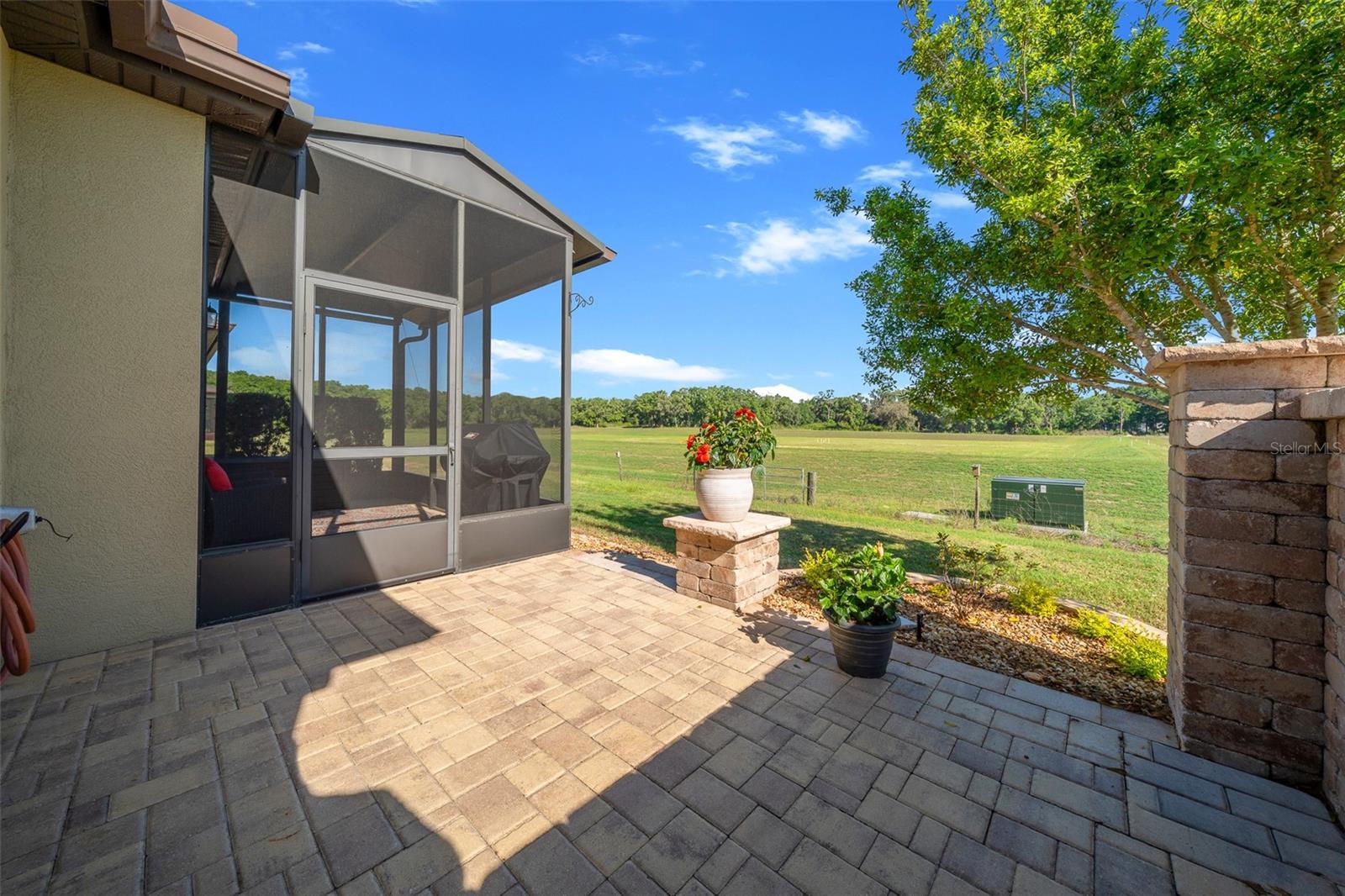 Image 36 of 57 For 9637 63rd Loop