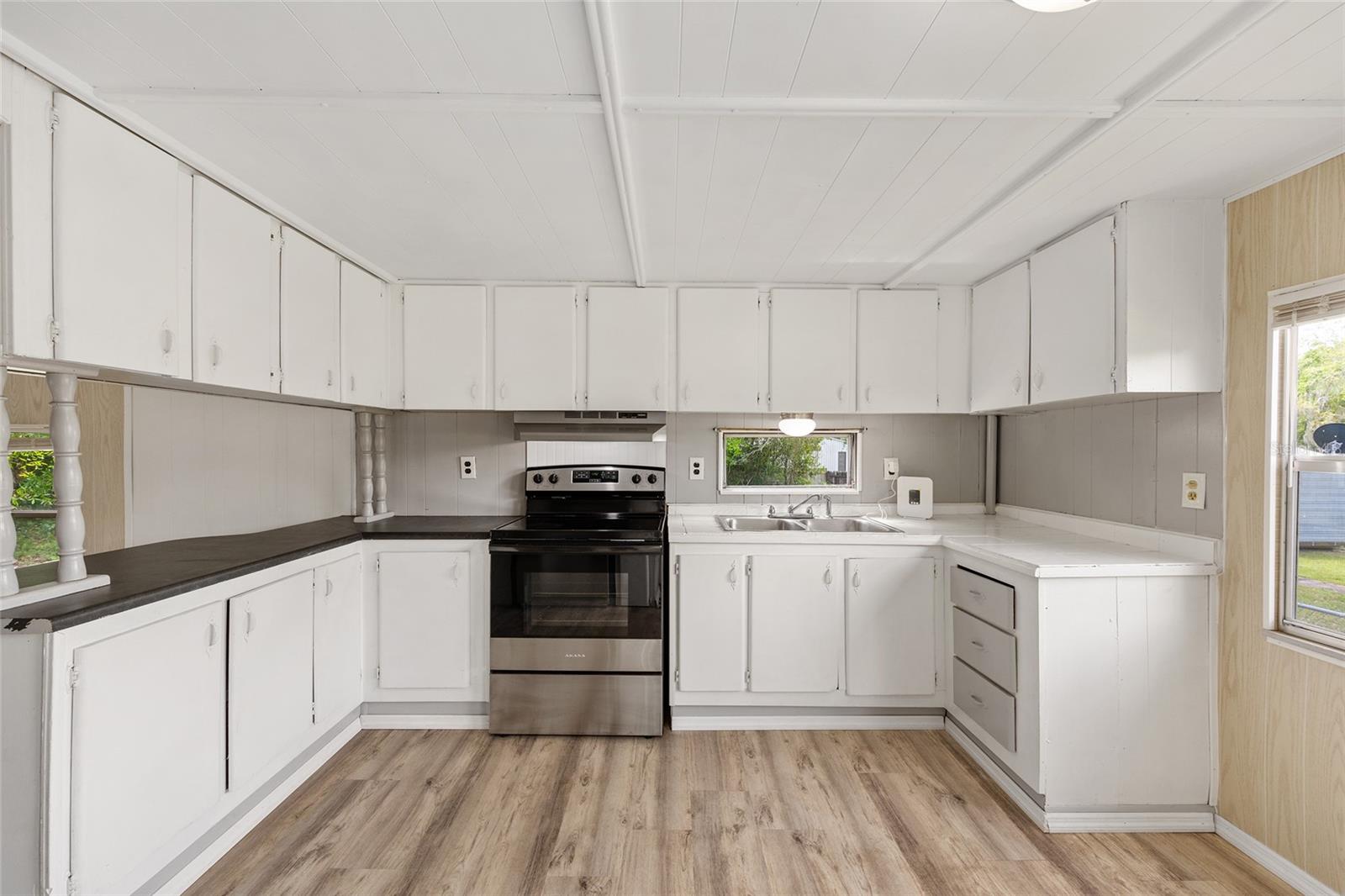 Image 16 of 52 For 2942 91st Street