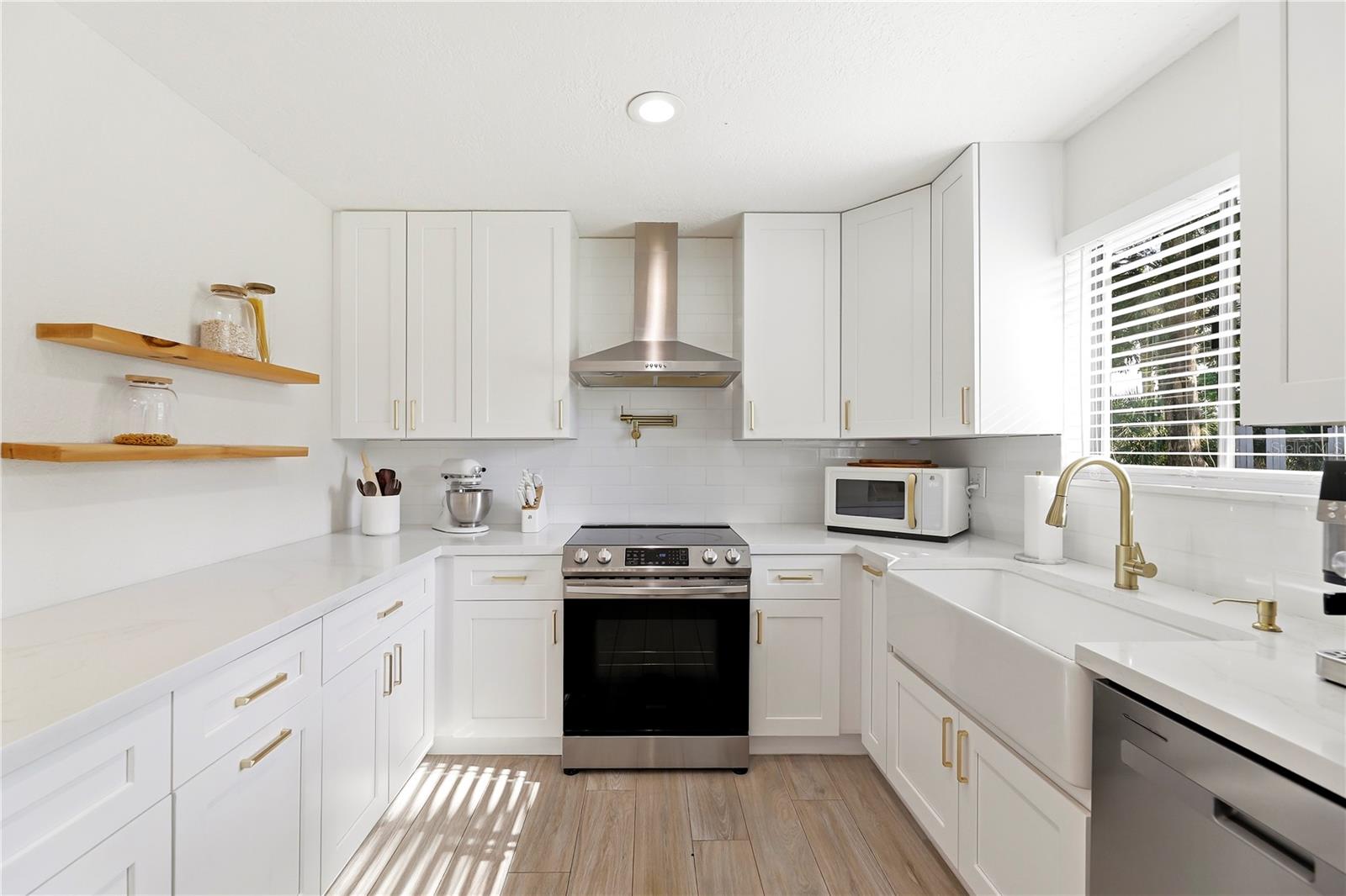 Image 10 of 30 For 5614 Jamaica Road