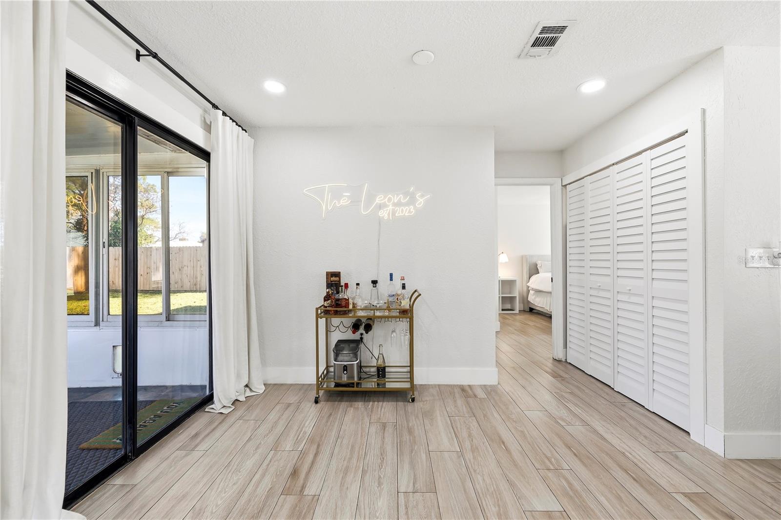 Image 13 of 30 For 5614 Jamaica Road