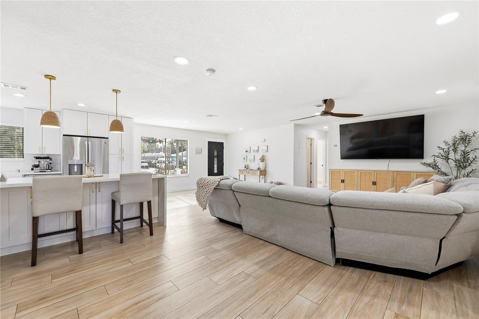 Image 14 of 30 For 5614 Jamaica Road