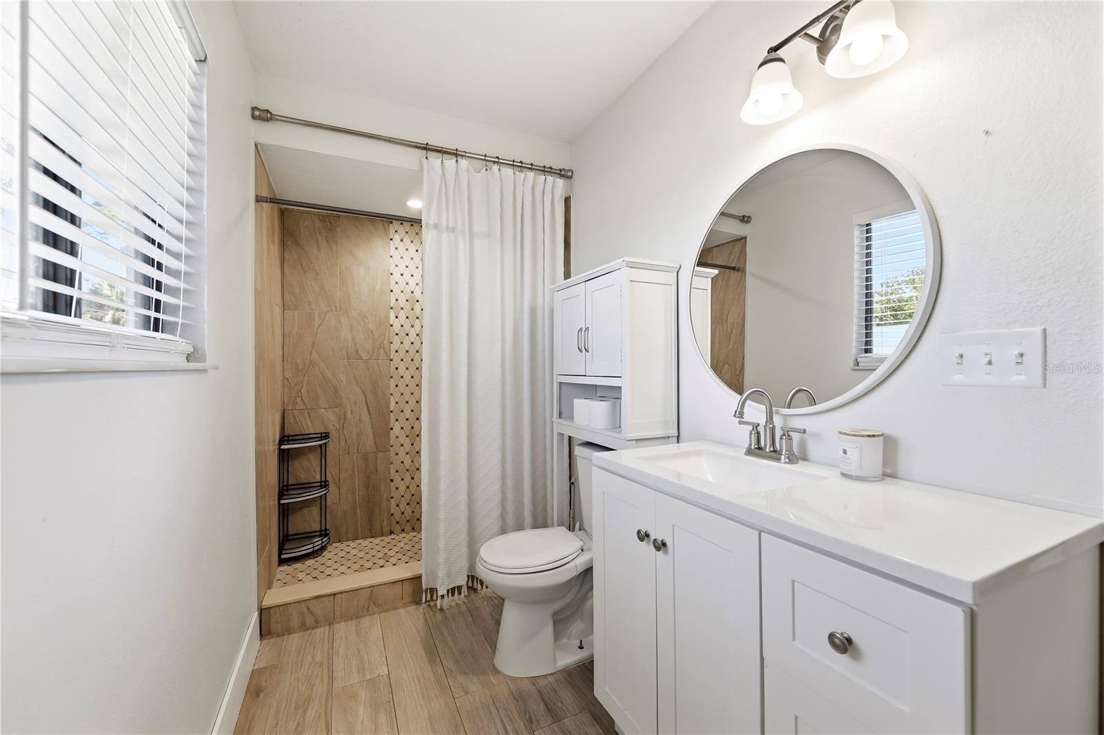 Image 17 of 30 For 5614 Jamaica Road