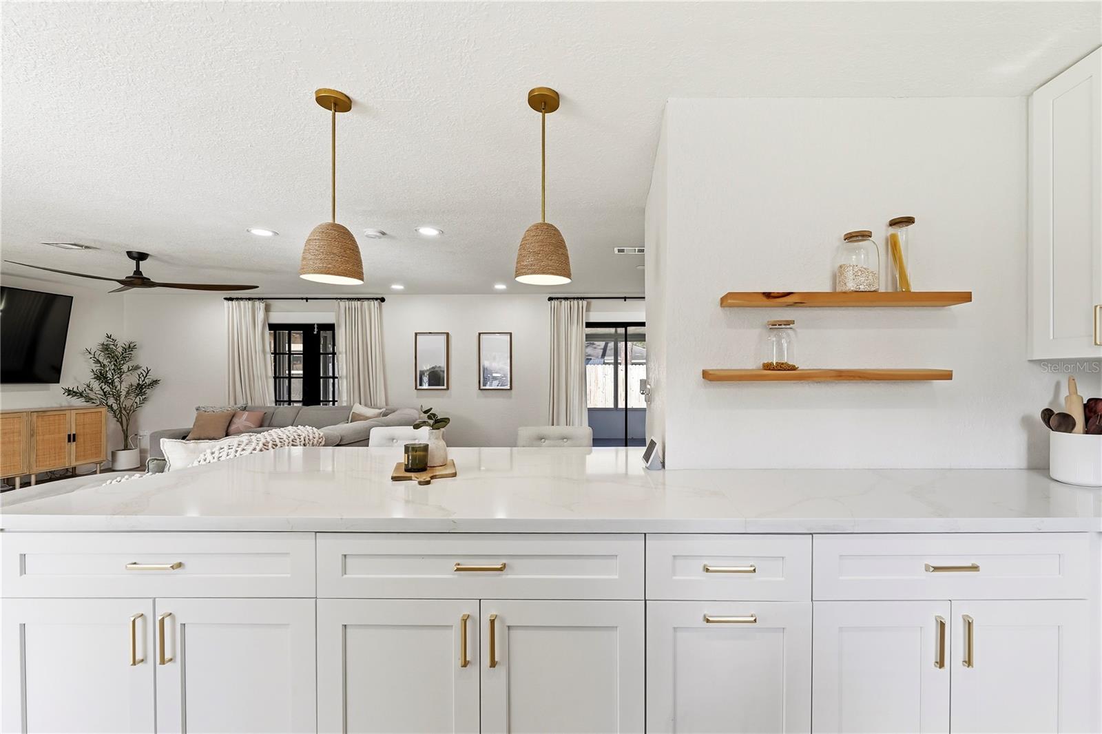 Image 9 of 30 For 5614 Jamaica Road