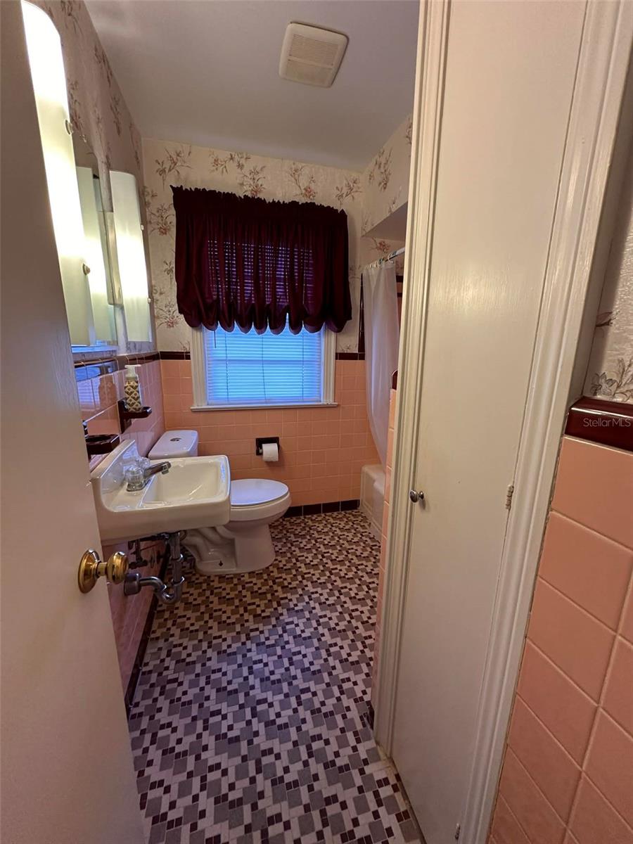 Image 19 of 37 For 1631 17th Street