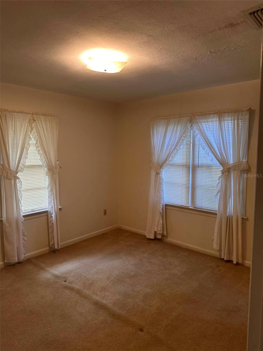 Image 31 of 37 For 1631 17th Street