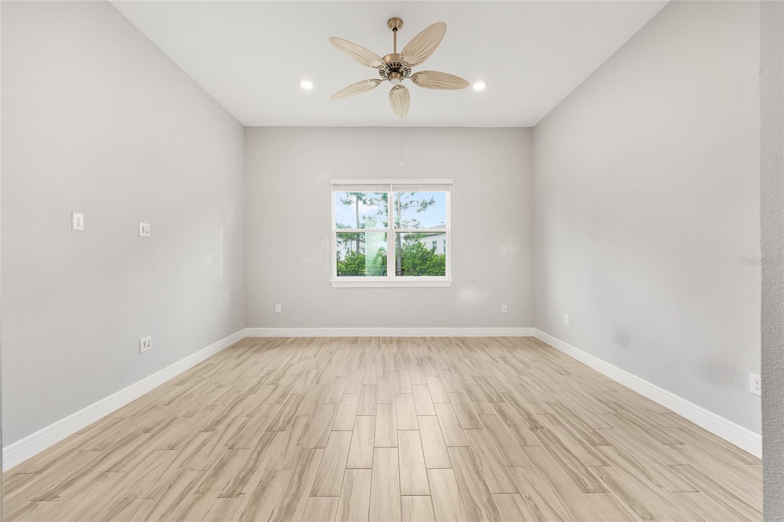 Image 19 of 57 For 5693 90th Court Road