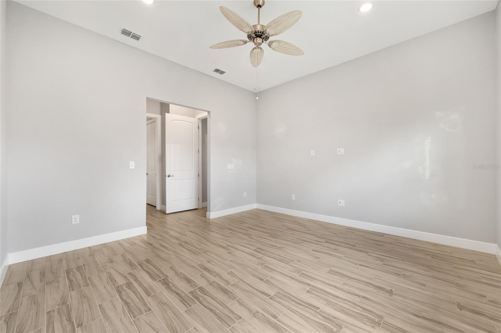 Image 21 of 57 For 5693 90th Court Road