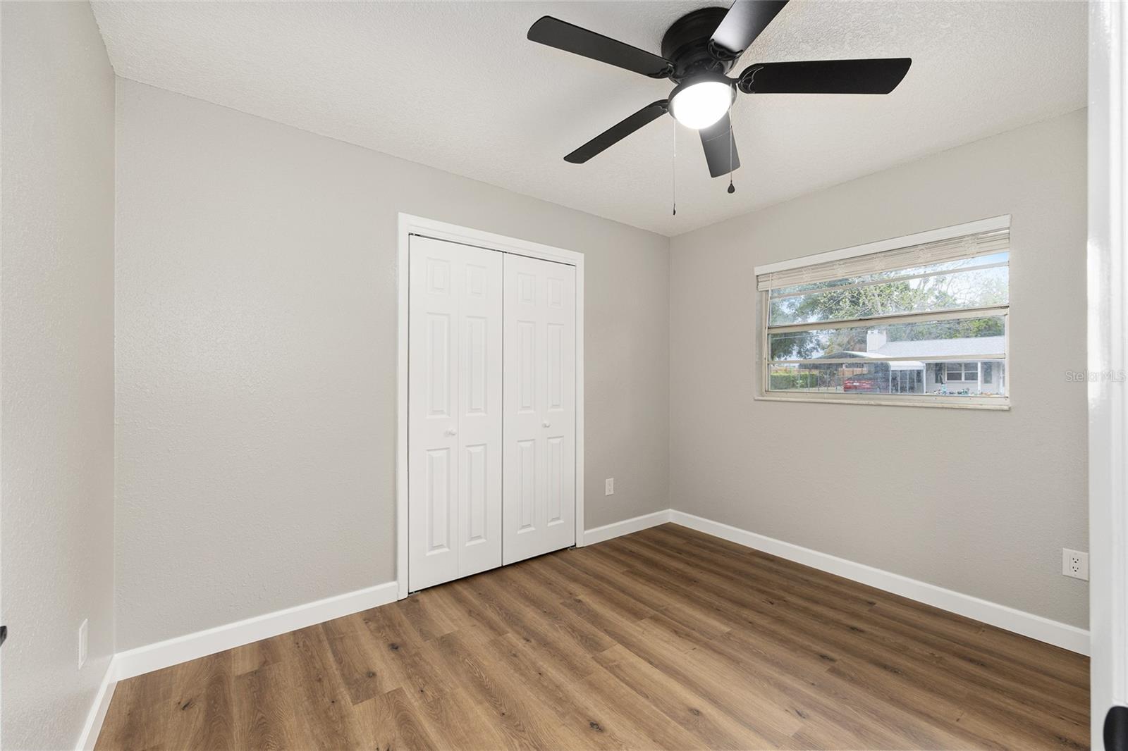 Image 19 of 34 For 1912 52nd Street