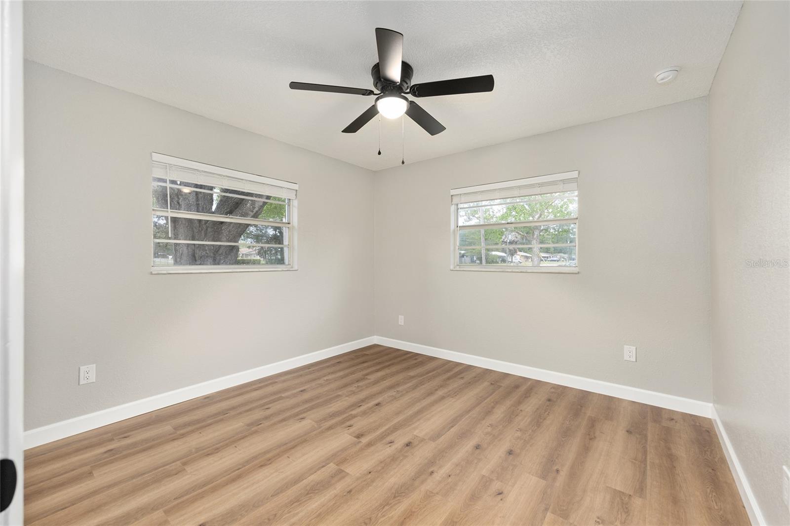 Image 21 of 34 For 1912 52nd Street