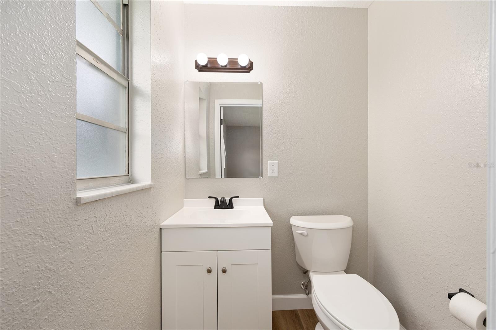 Image 26 of 34 For 1912 52nd Street