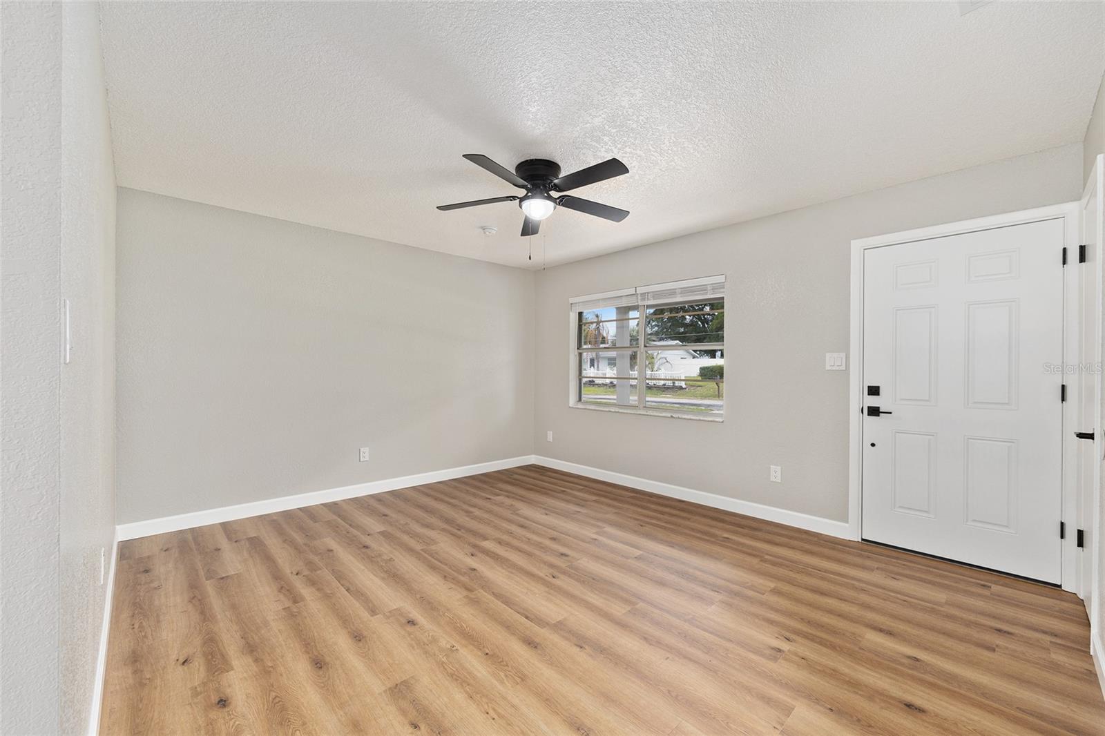 Image 8 of 34 For 1912 52nd Street