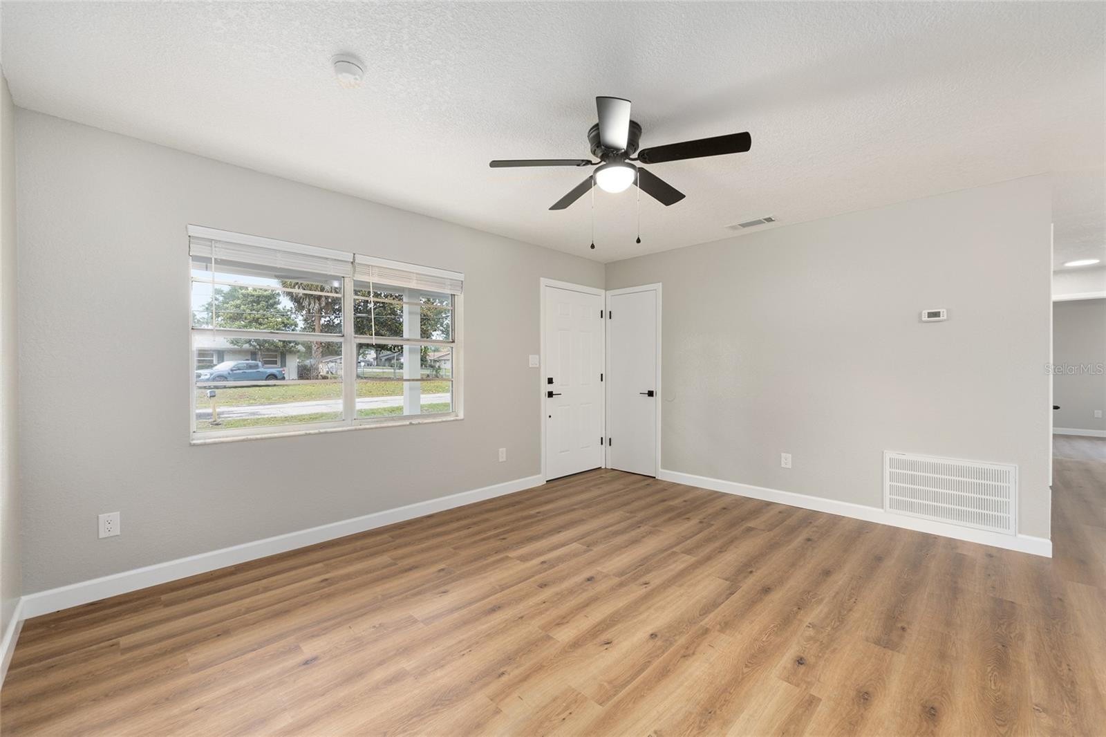 Image 9 of 34 For 1912 52nd Street