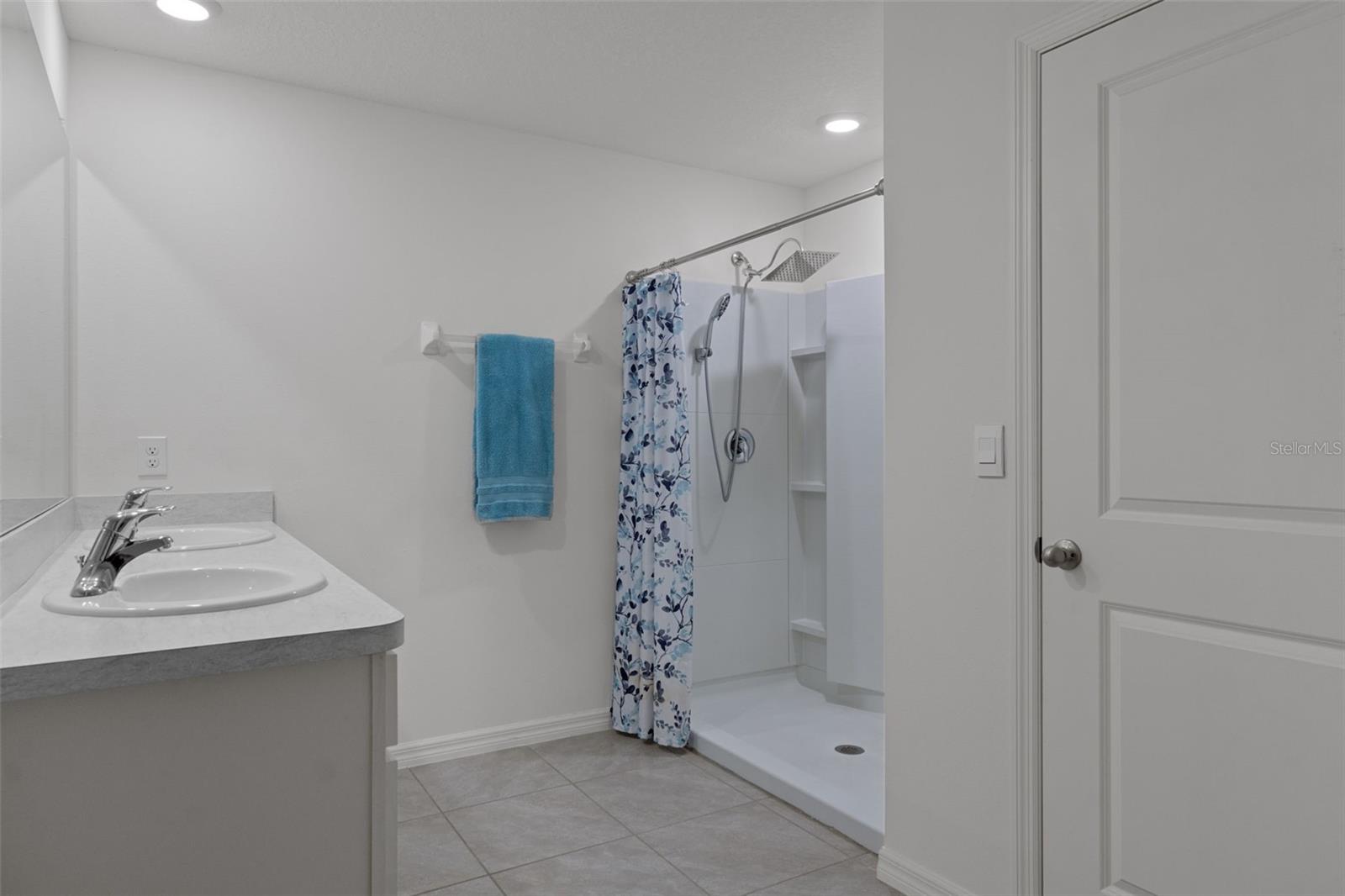 Image 21 of 34 For 477 Fairways View Drive