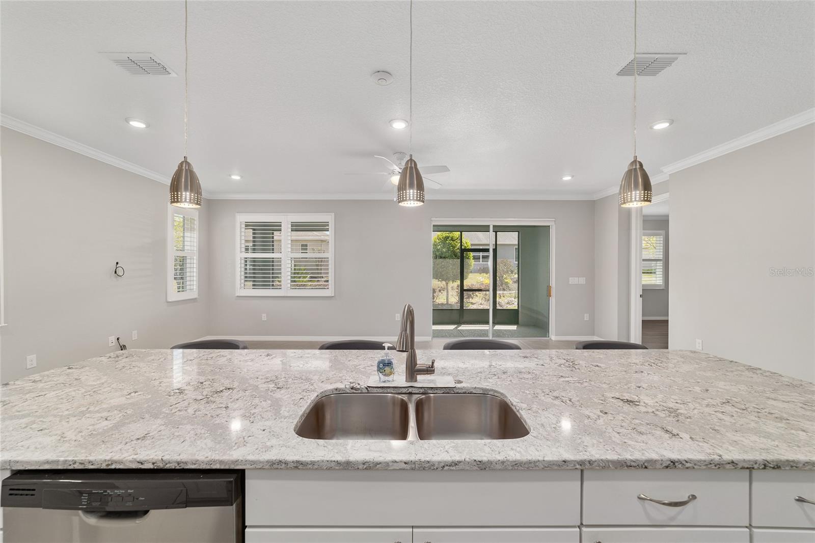 Image 18 of 47 For 10064 88th Street