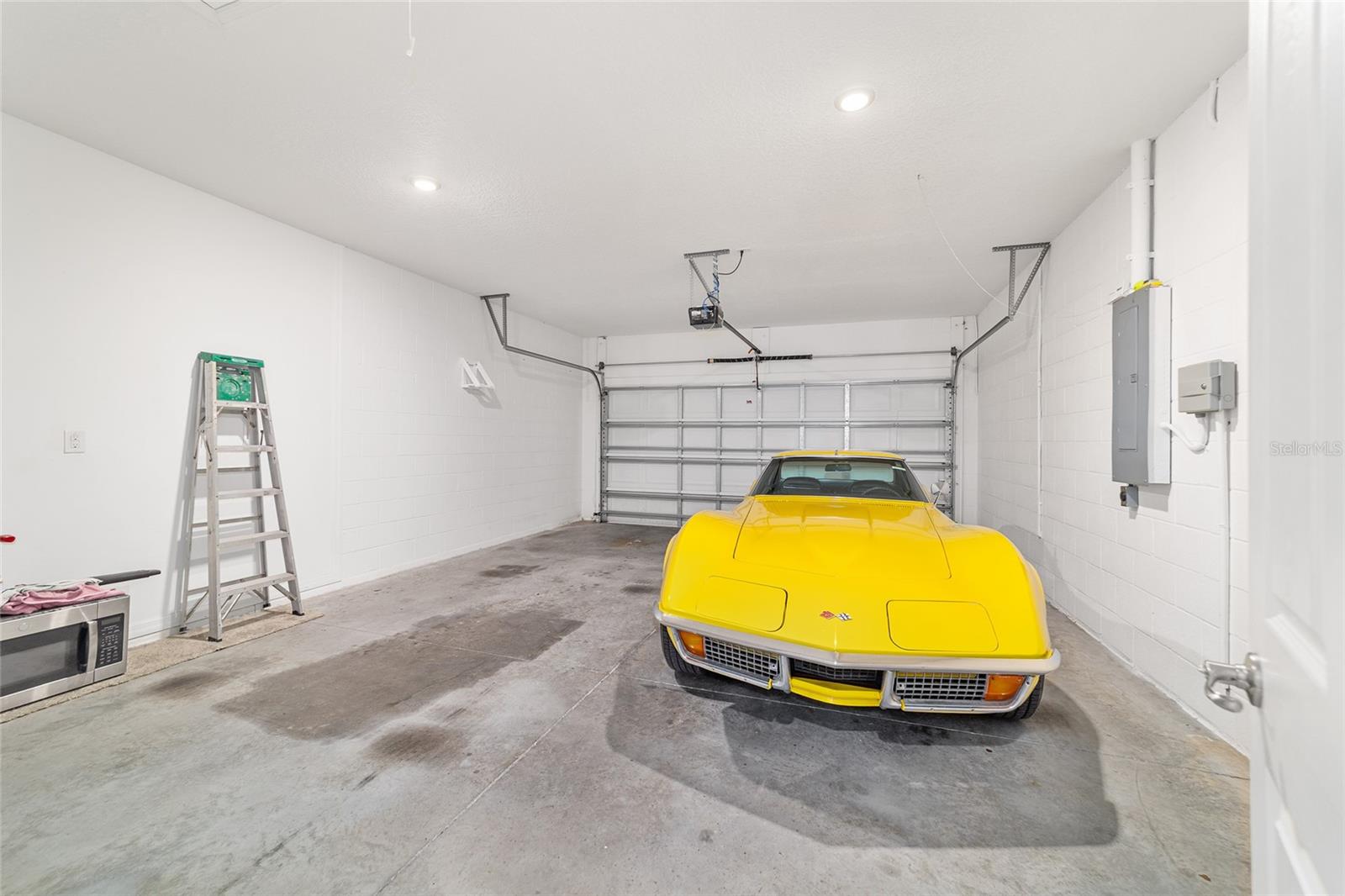 Image 36 of 47 For 10064 88th Street